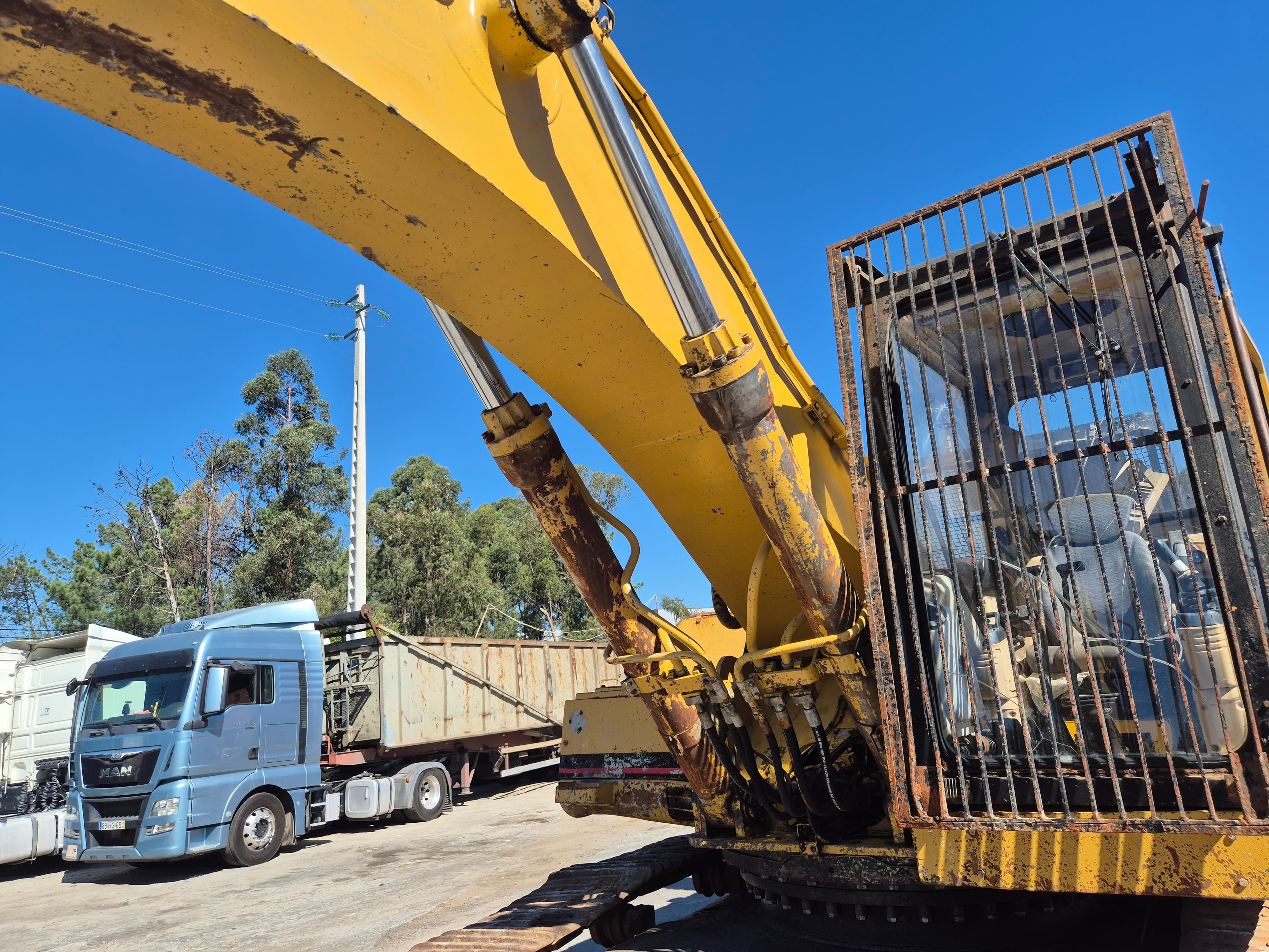 Escavadora Caterpillar — image 9