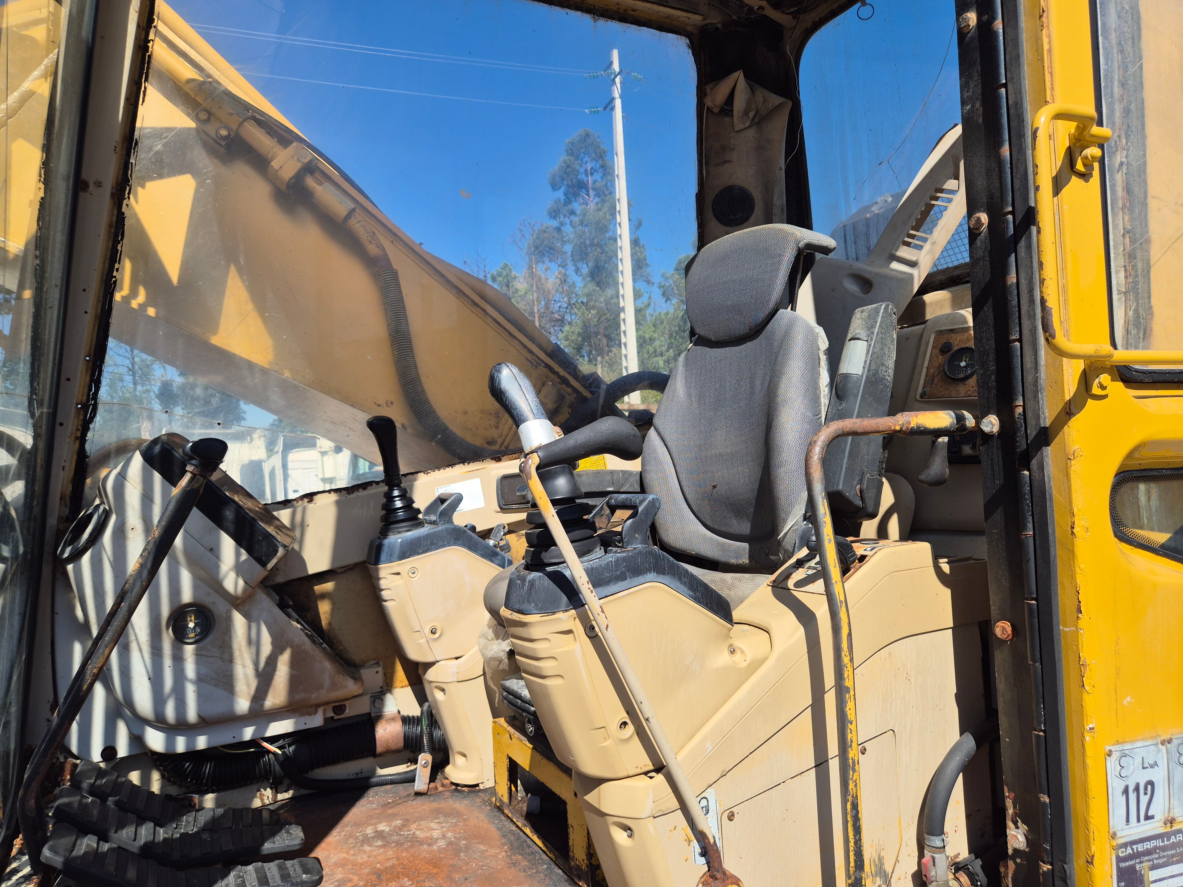 Escavadora Caterpillar — image 21