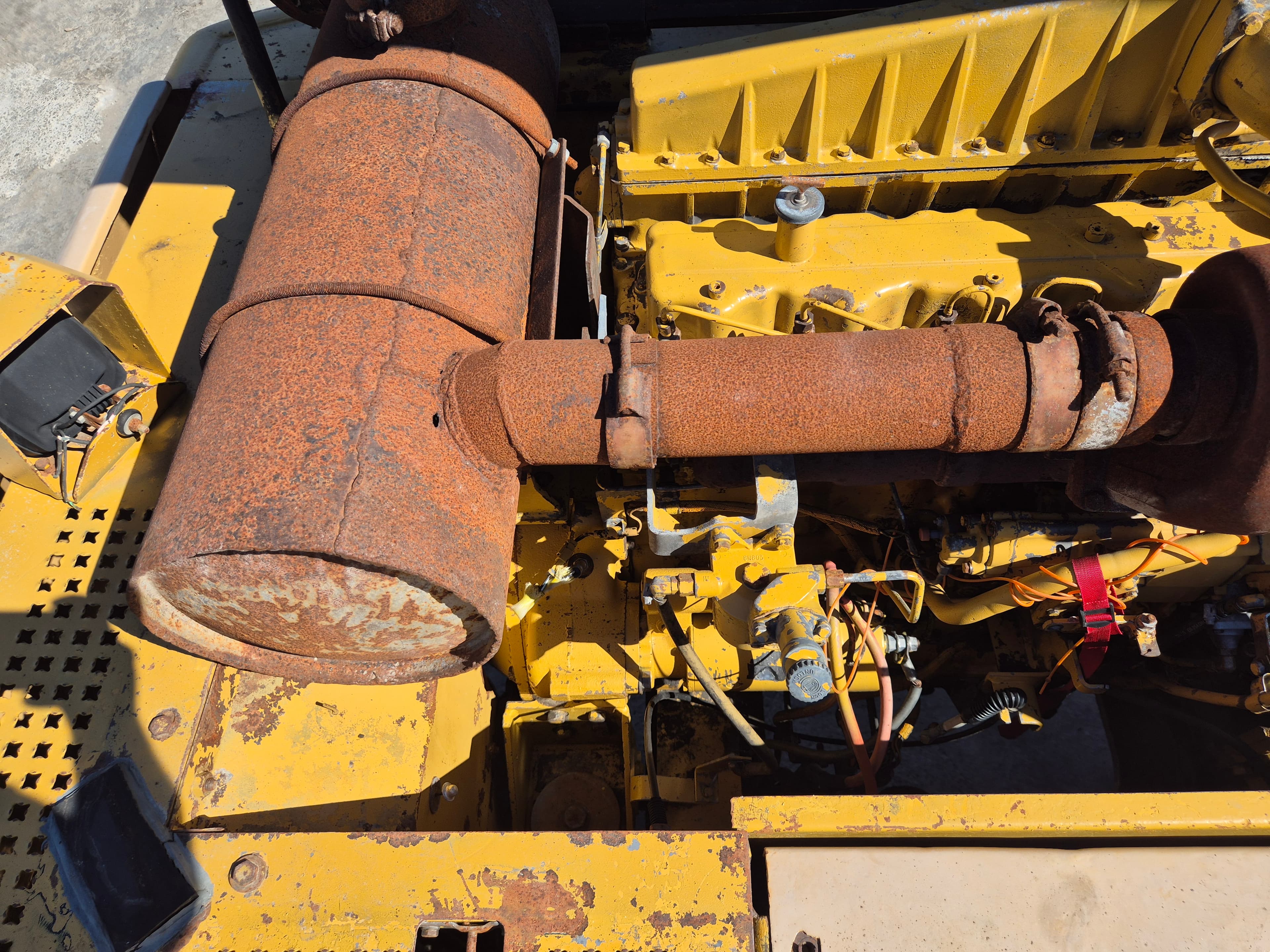 Escavadora Caterpillar — image 15