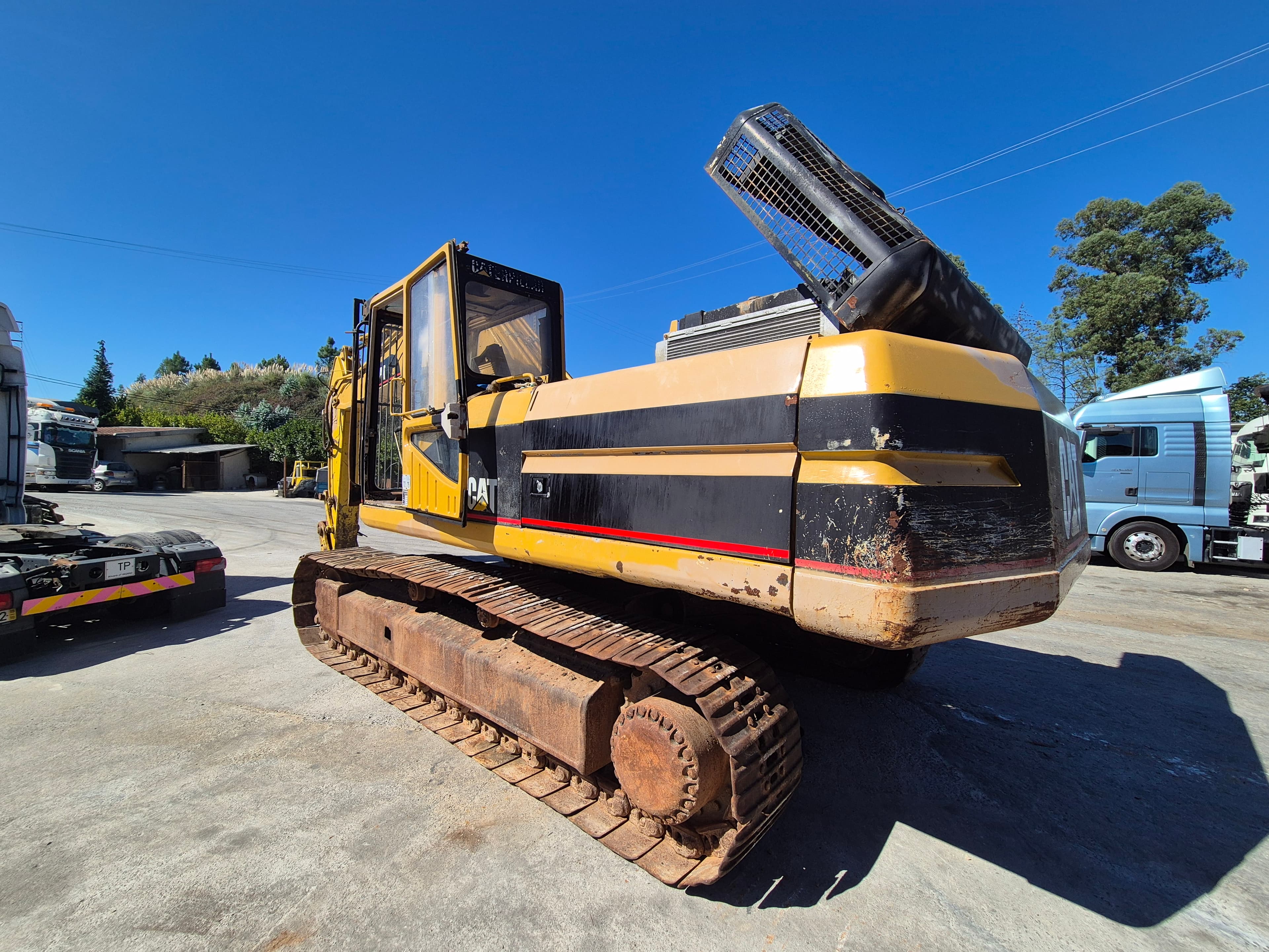 Escavadora Caterpillar — image 4