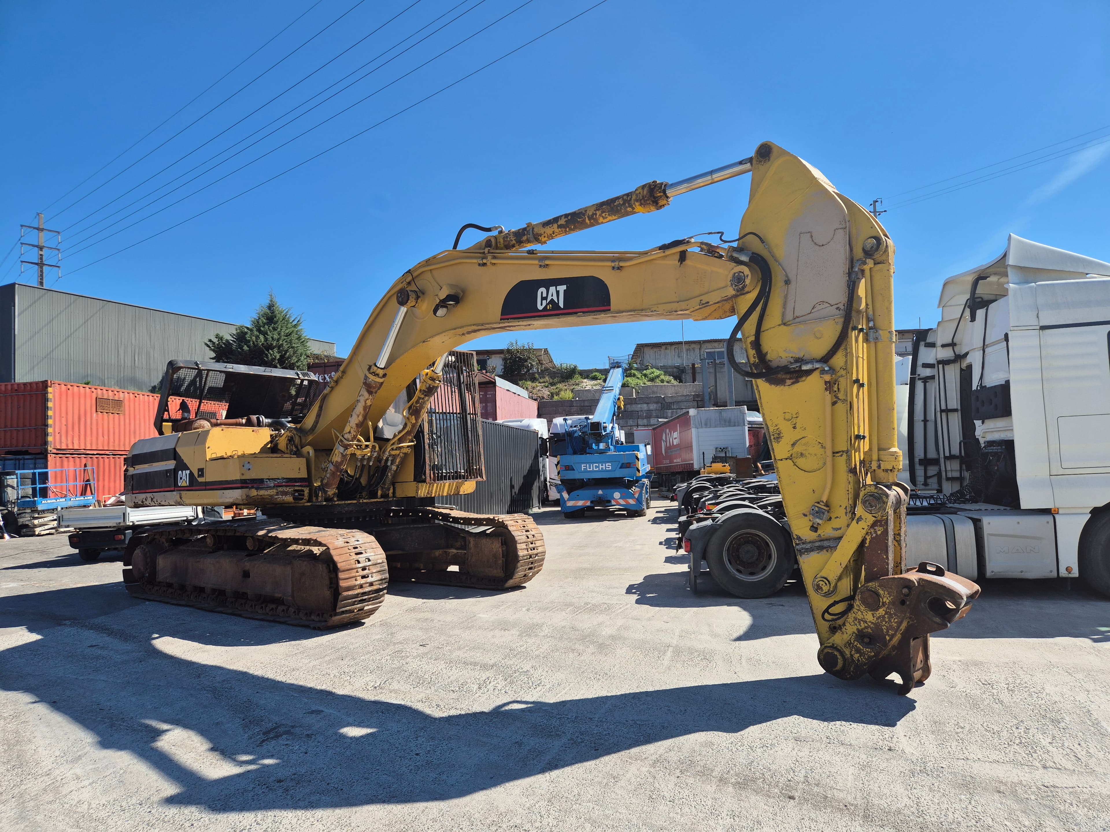 Escavadora Caterpillar — image 1