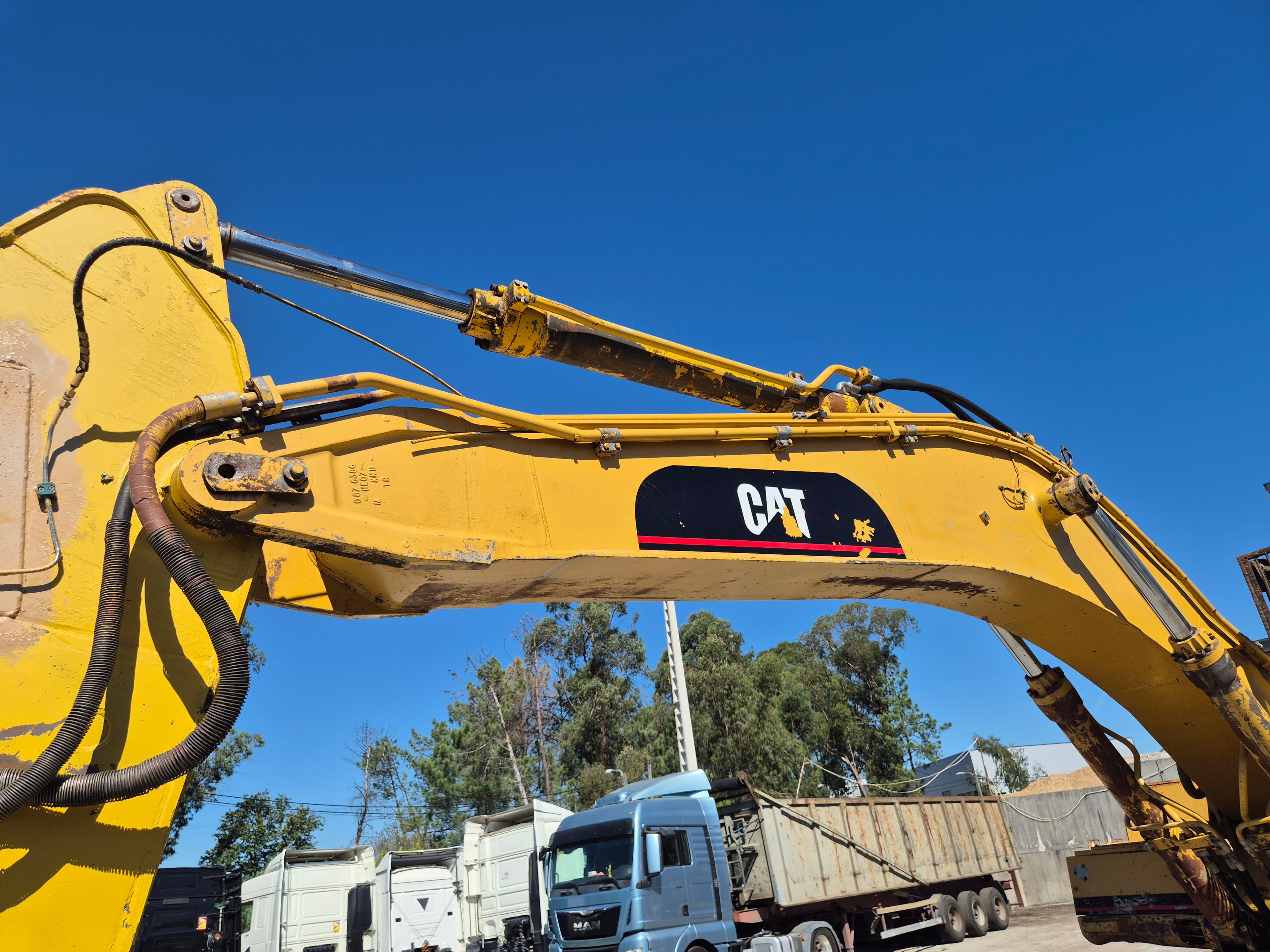 Escavadora Caterpillar — image 8