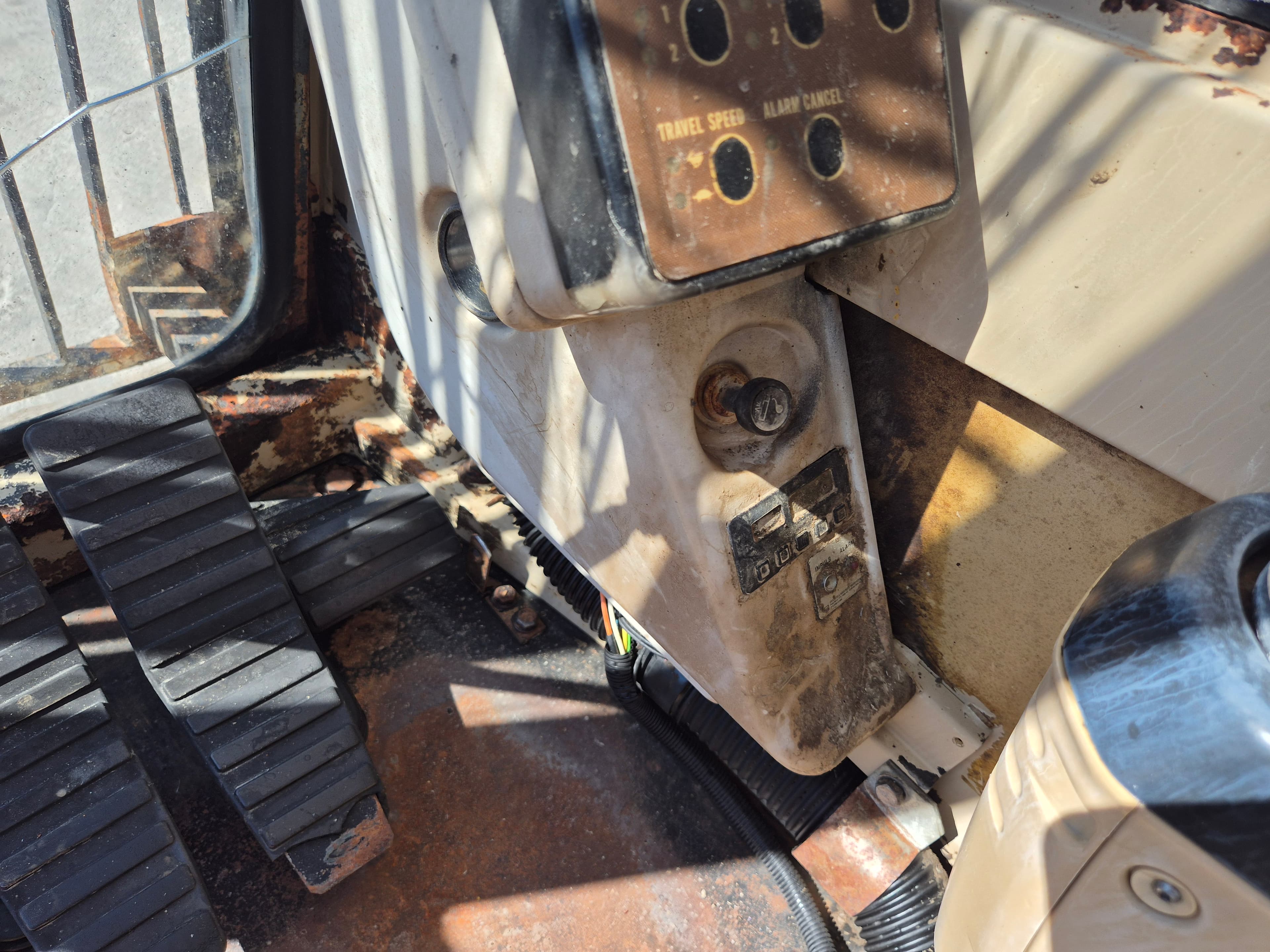 Escavadora Caterpillar — image 27