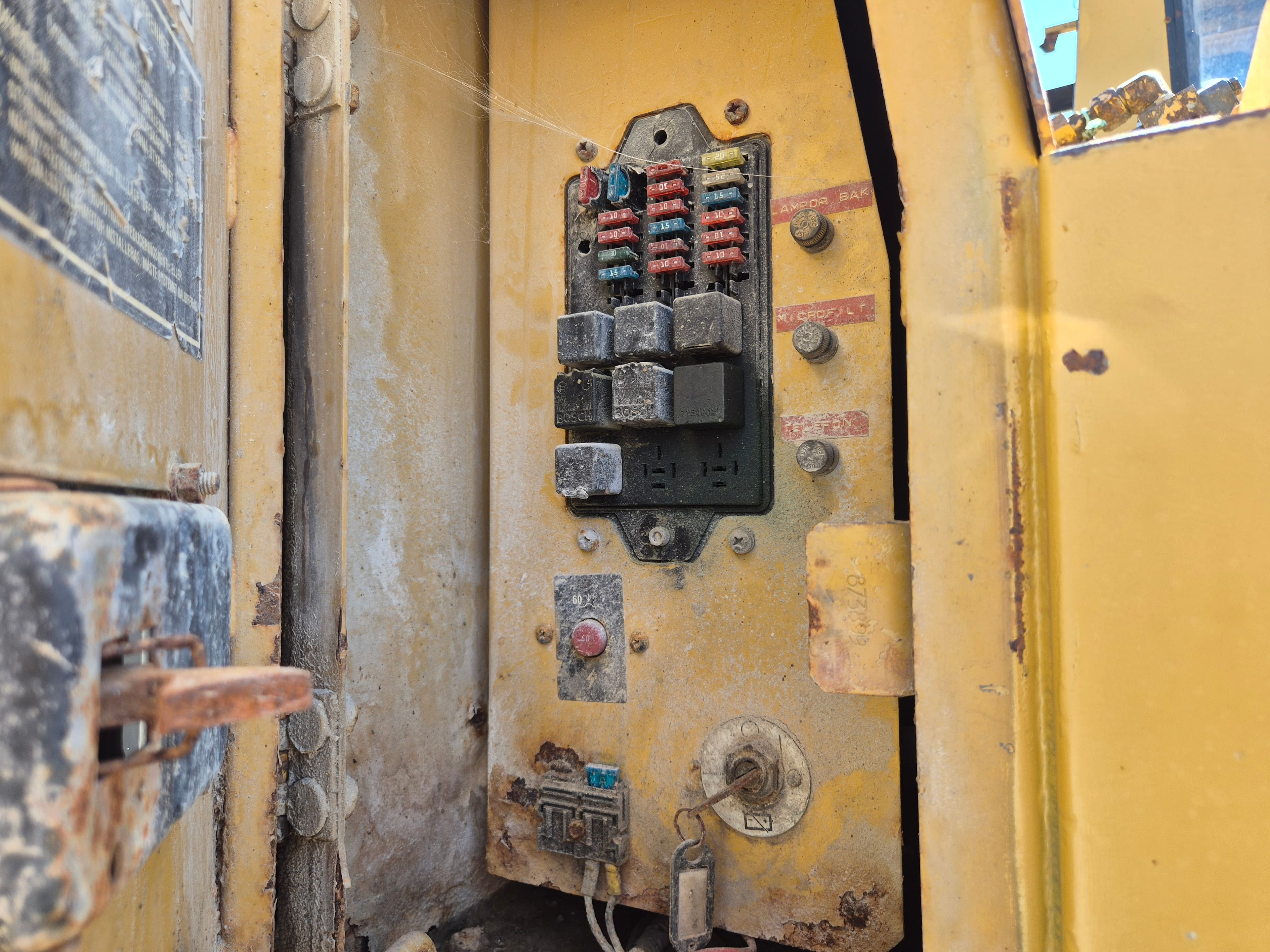 Escavadora Caterpillar — image 13