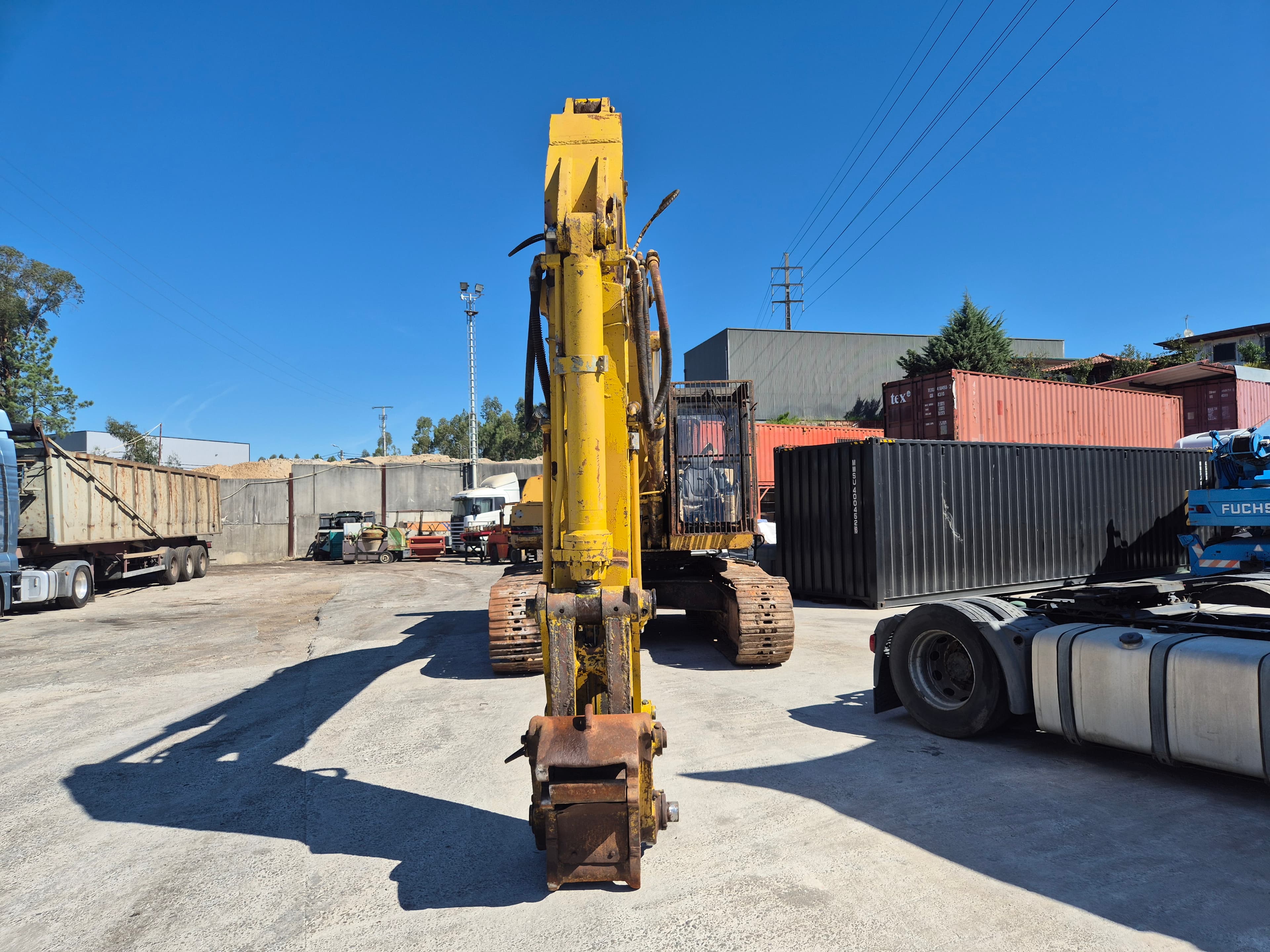 Escavadora Caterpillar — image 2