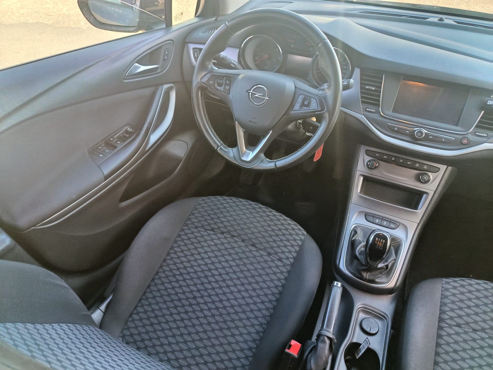 Opel Astra · Year 2021 — image 20