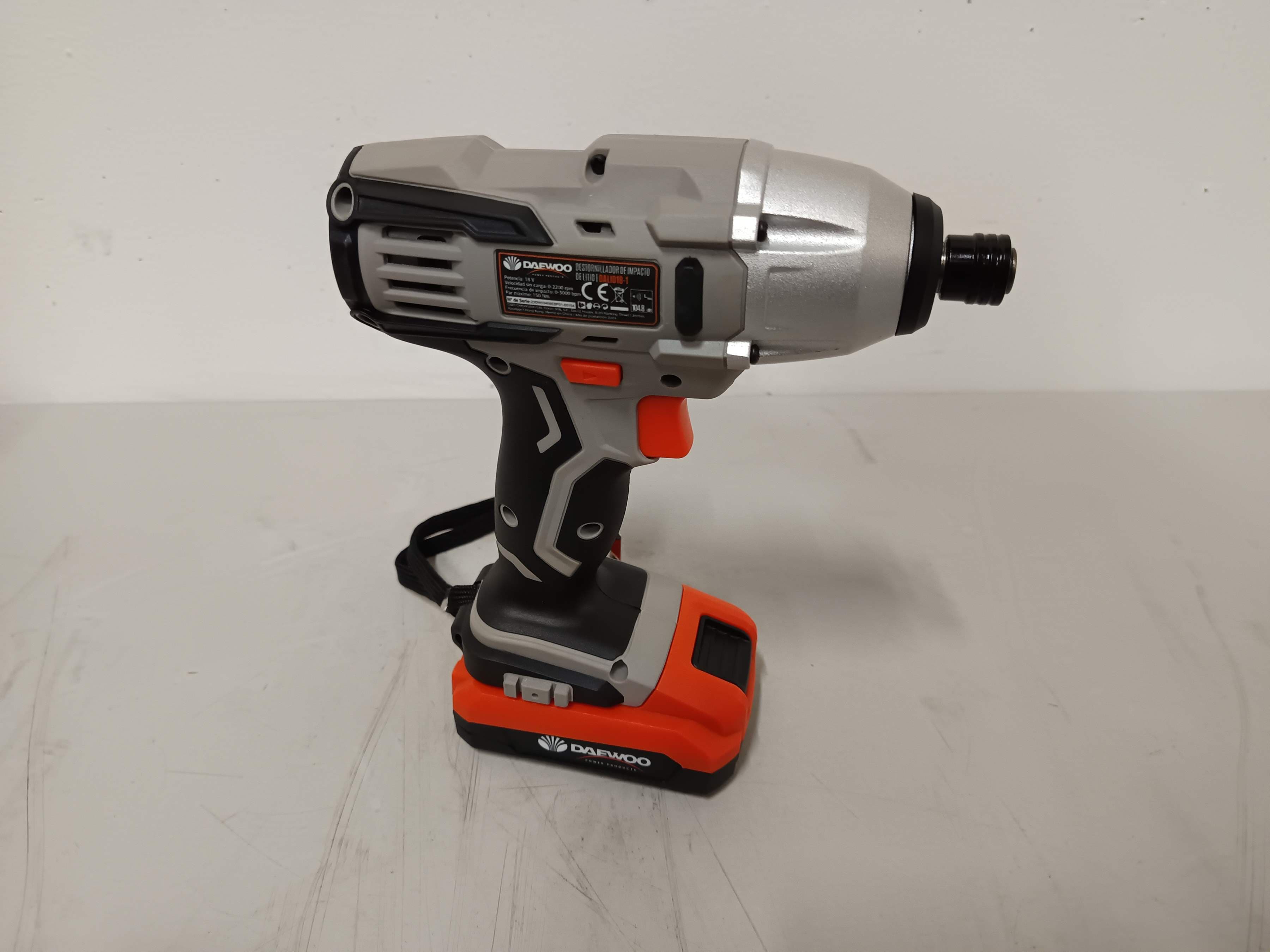 Aparafusadora de impacto Daewoo — imagem 4