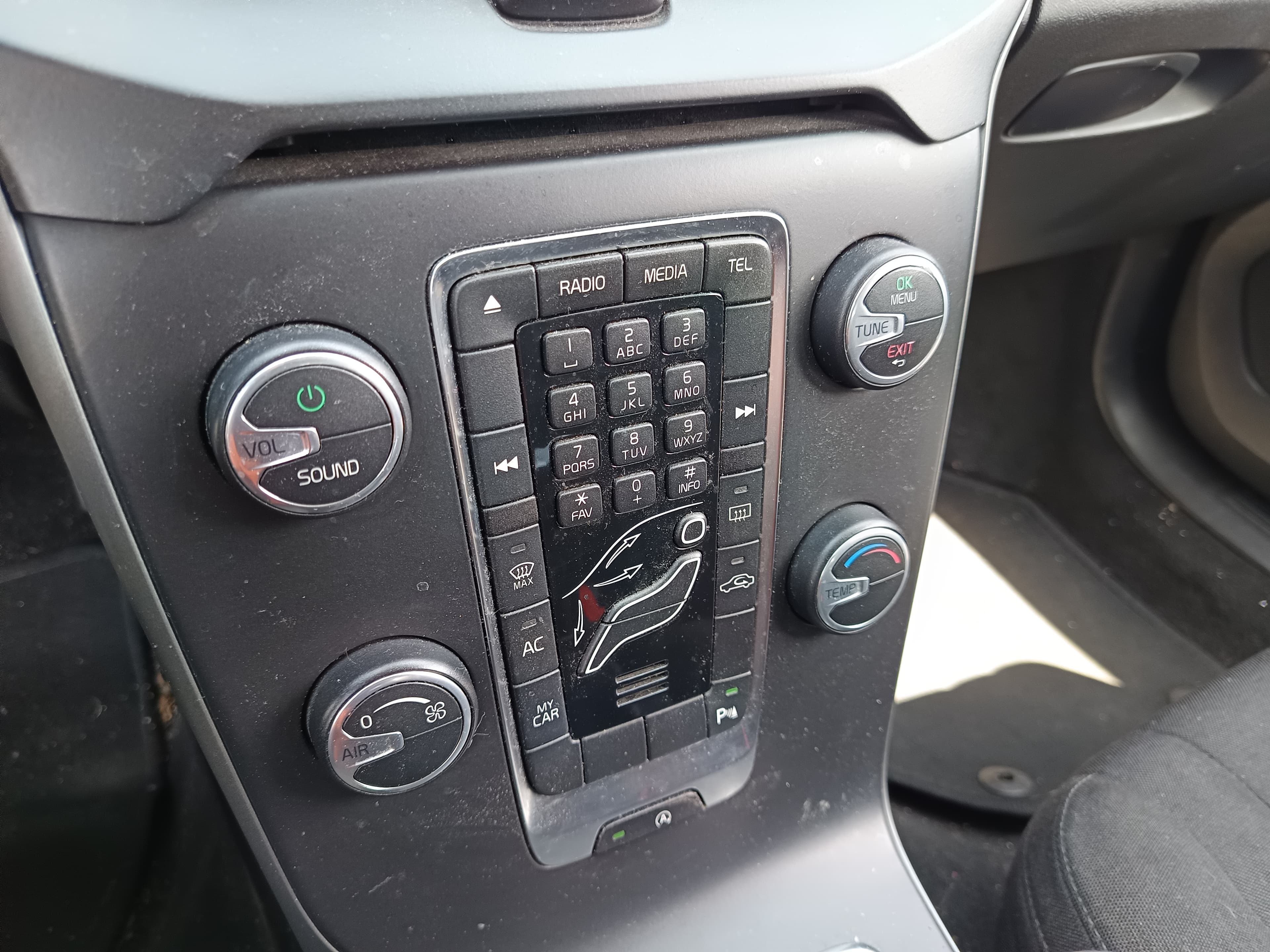Volvo V40 · Ano 2016 — image 20