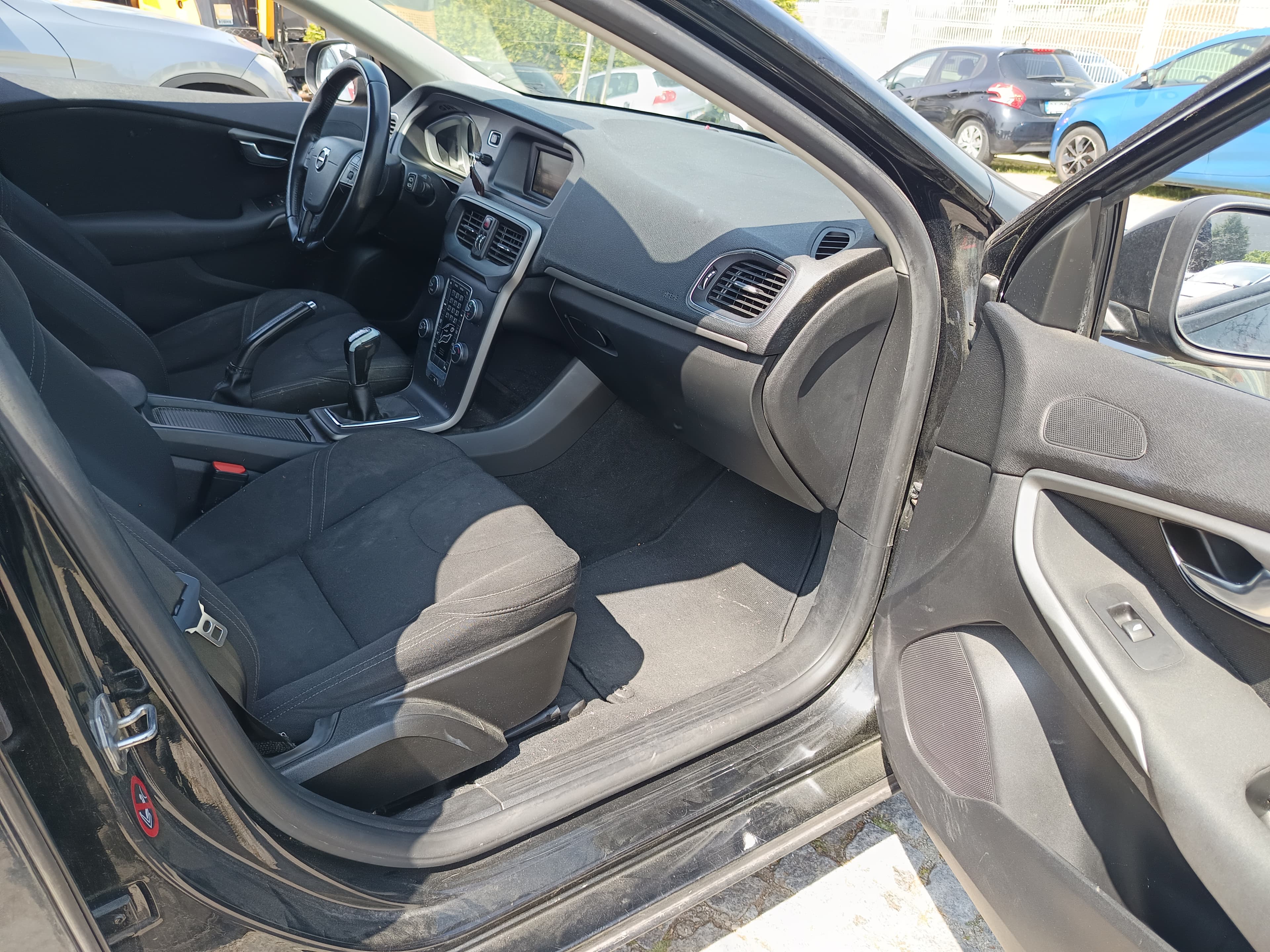 Volvo V40 · Ano 2016 — image 35