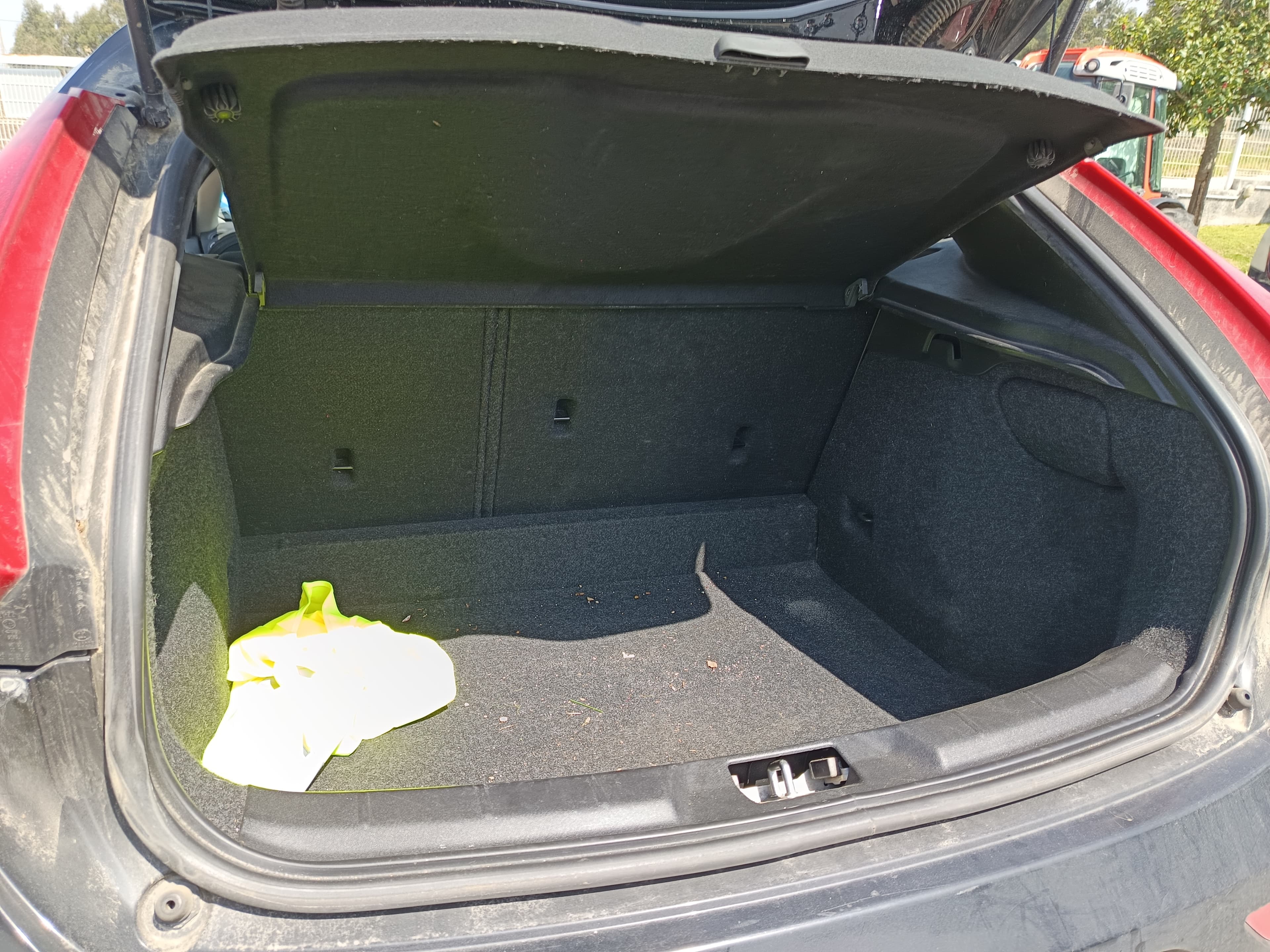 Volvo V40 · Ano 2016 — image 37