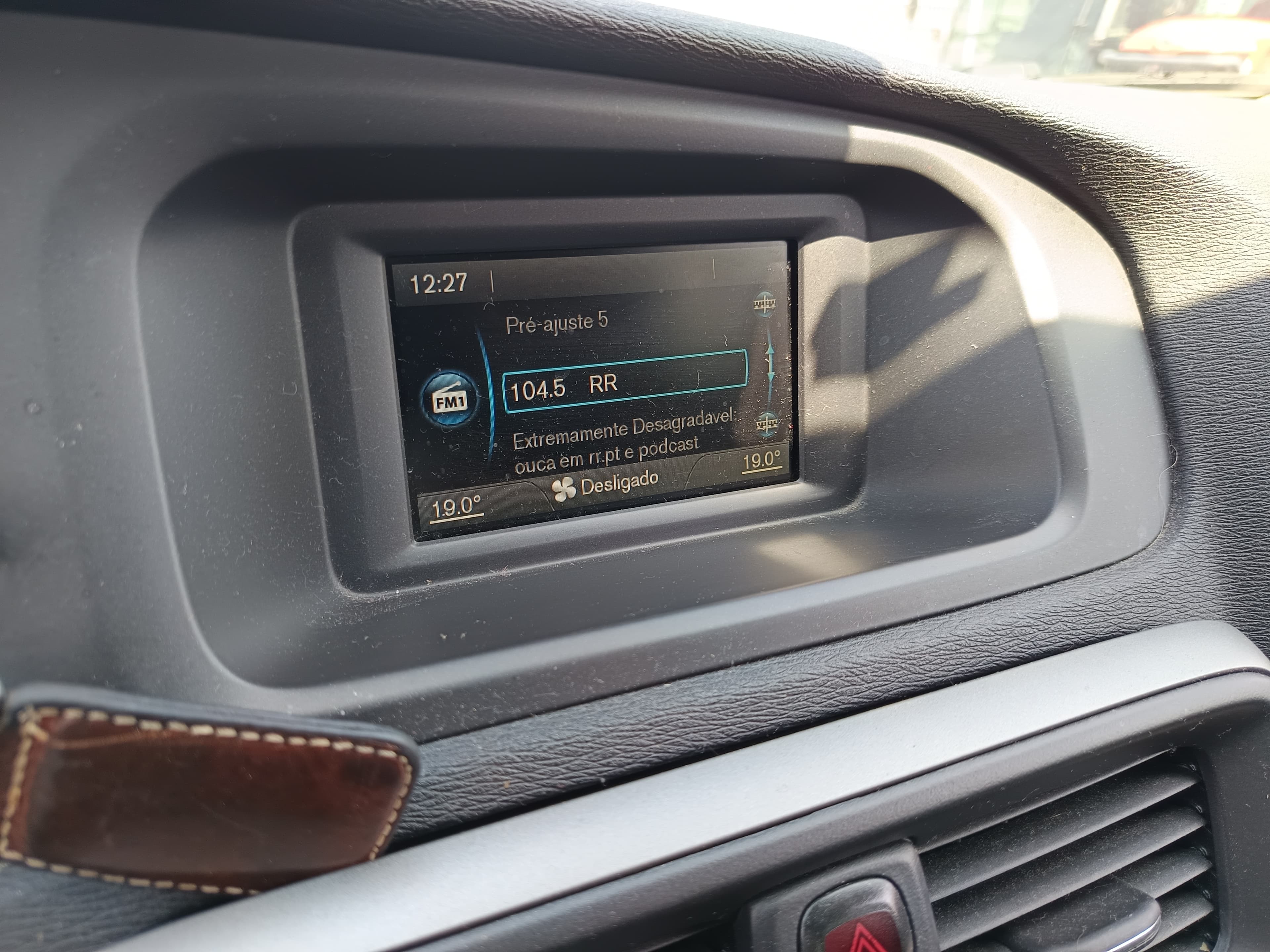 Volvo V40 · Ano 2016 — image 19