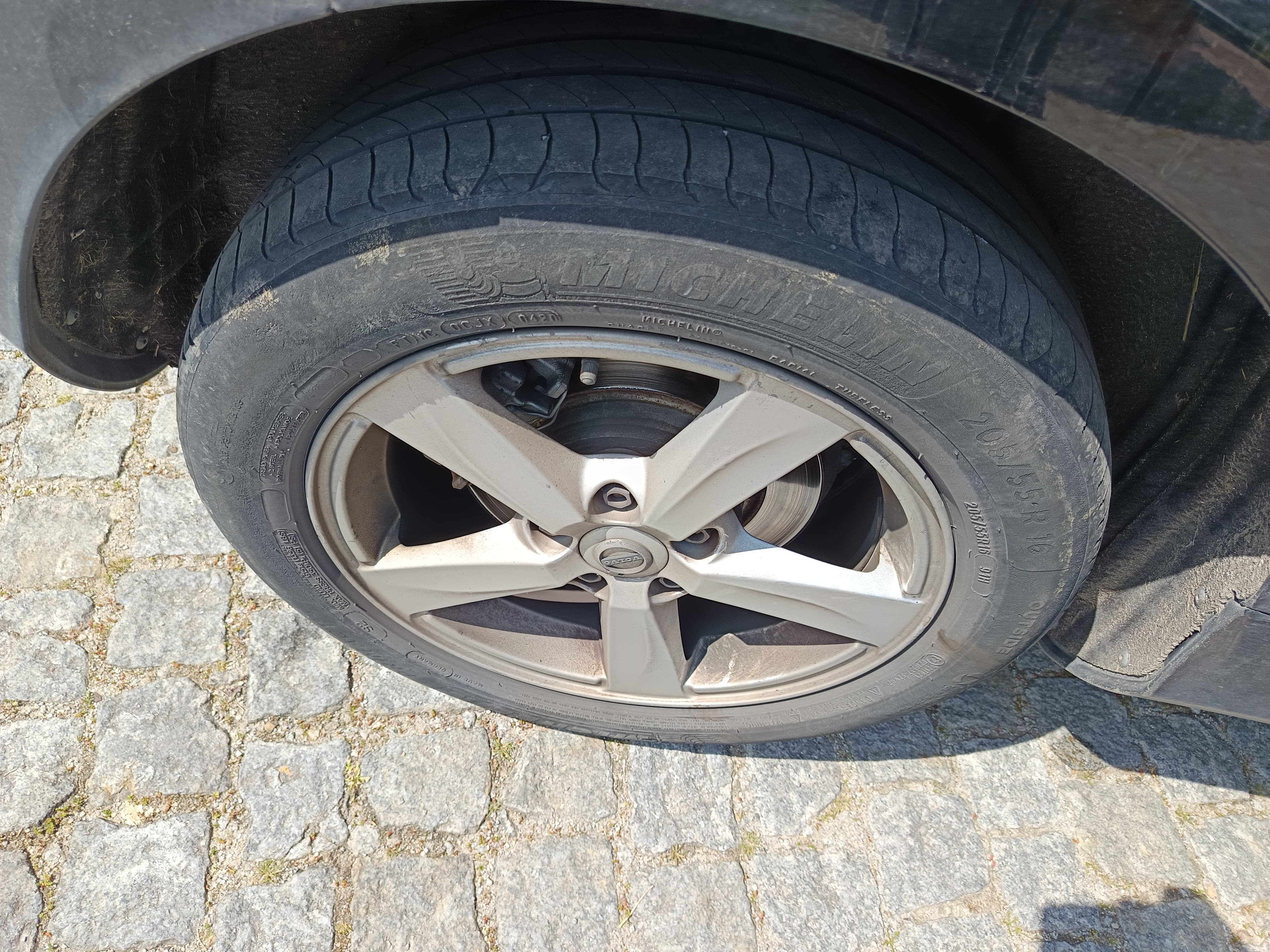 Volvo V40 · Ano 2016 — image 10