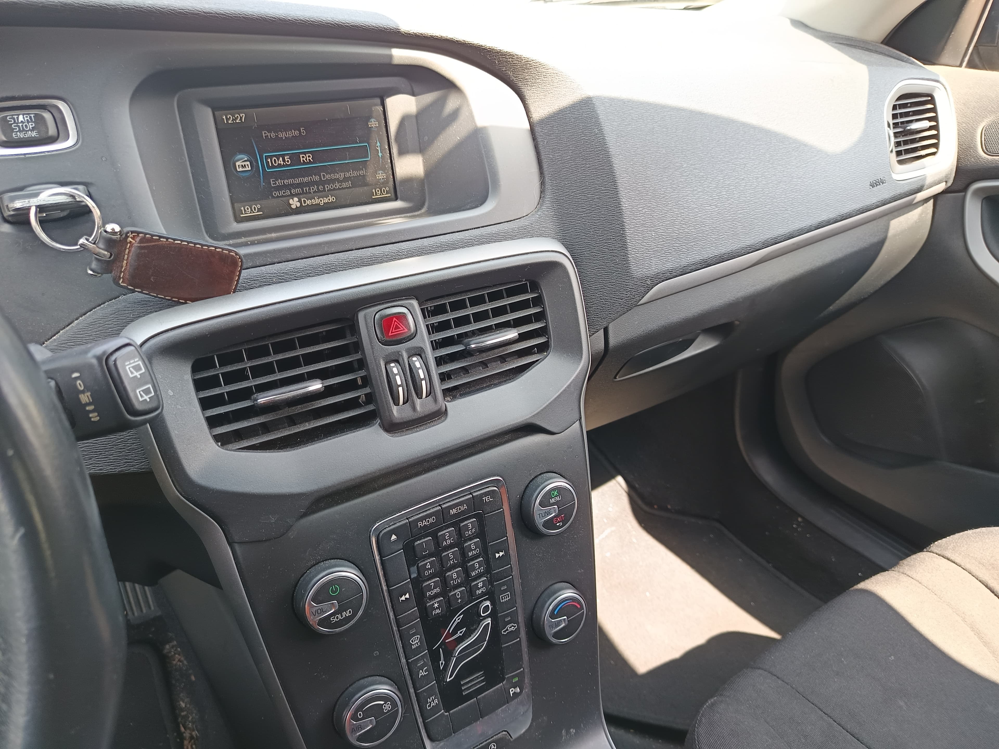 Volvo V40 · Ano 2016 — image 18