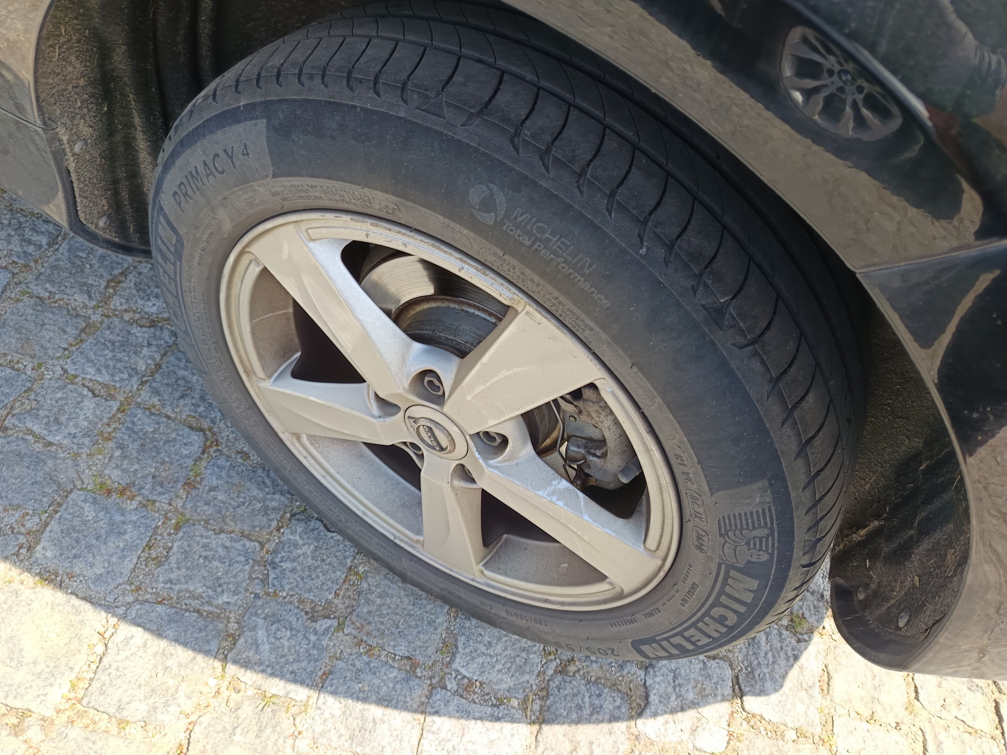 Volvo V40 · Ano 2016 — image 11