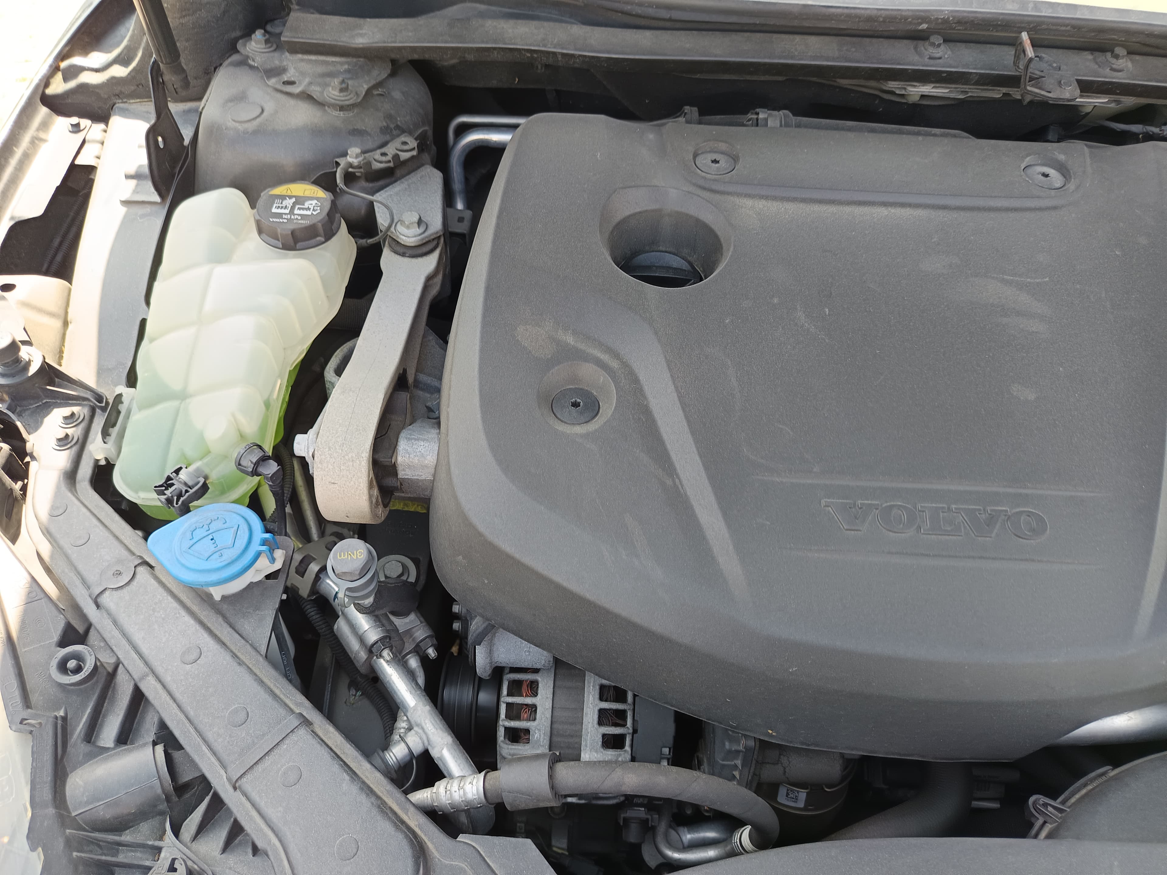 Volvo V40 · Ano 2016 — image 13