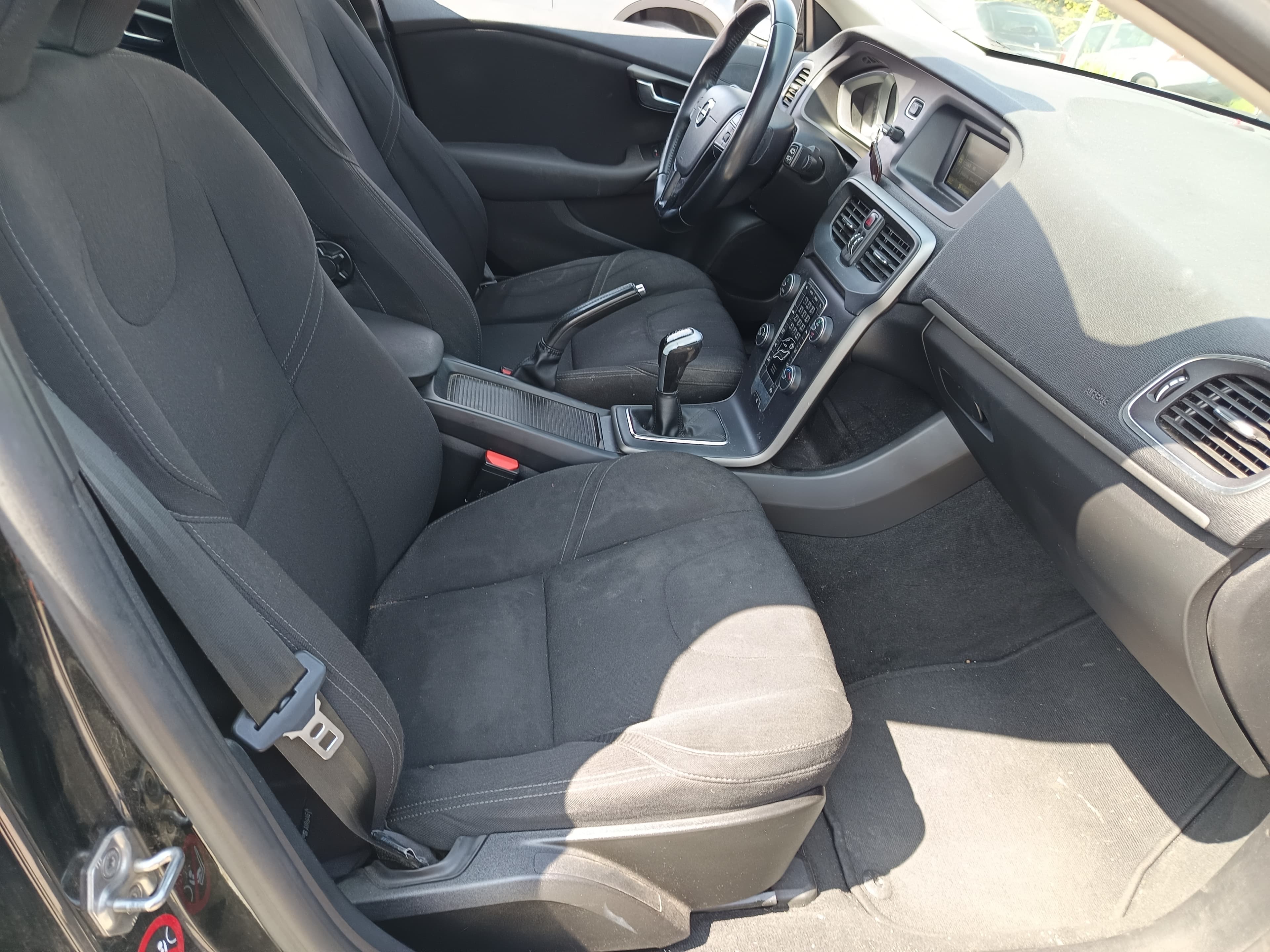 Volvo V40 · Ano 2016 — image 27