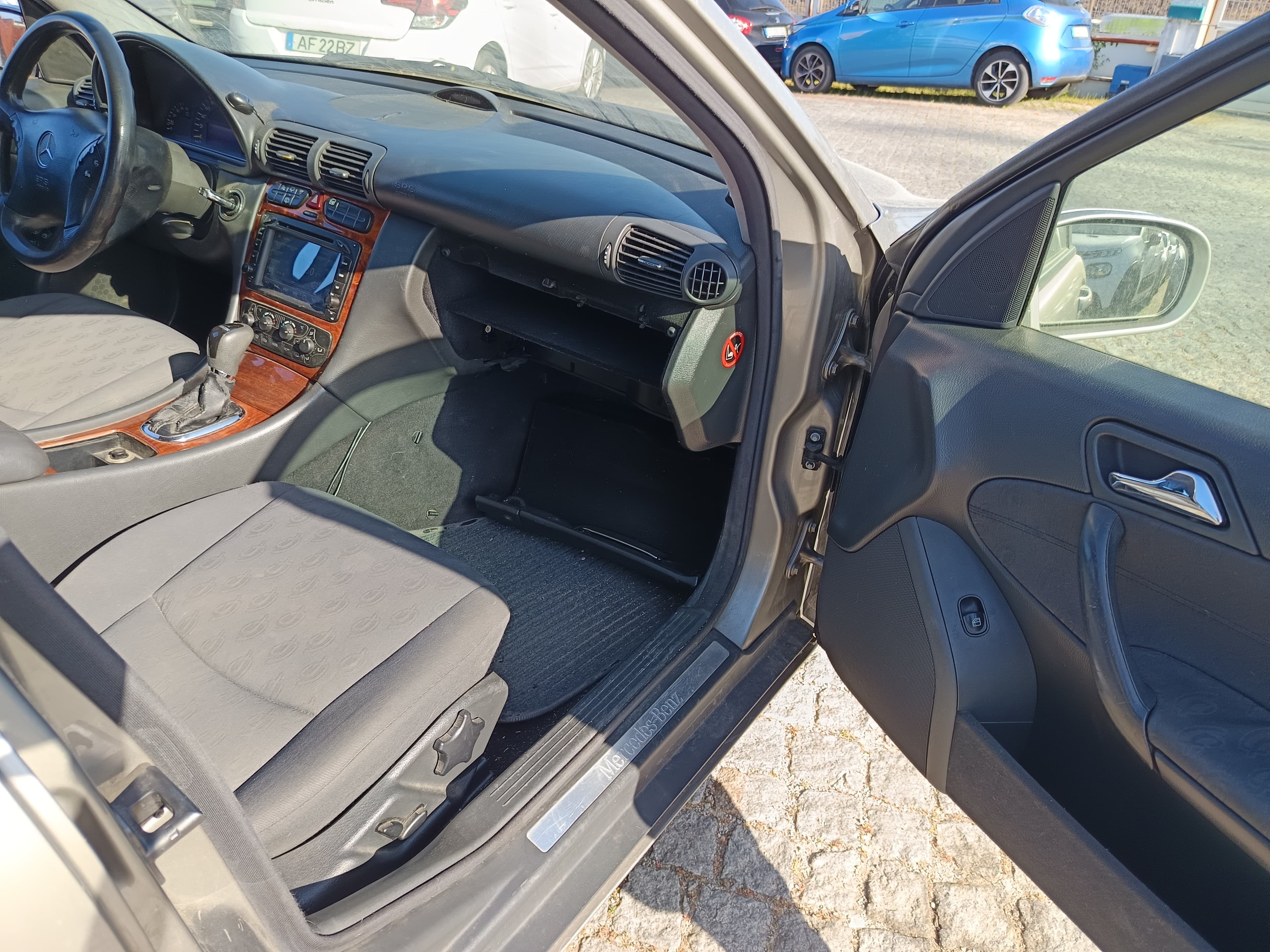 Mercedes-Benz C220 CDI · Year 2003 — image 27