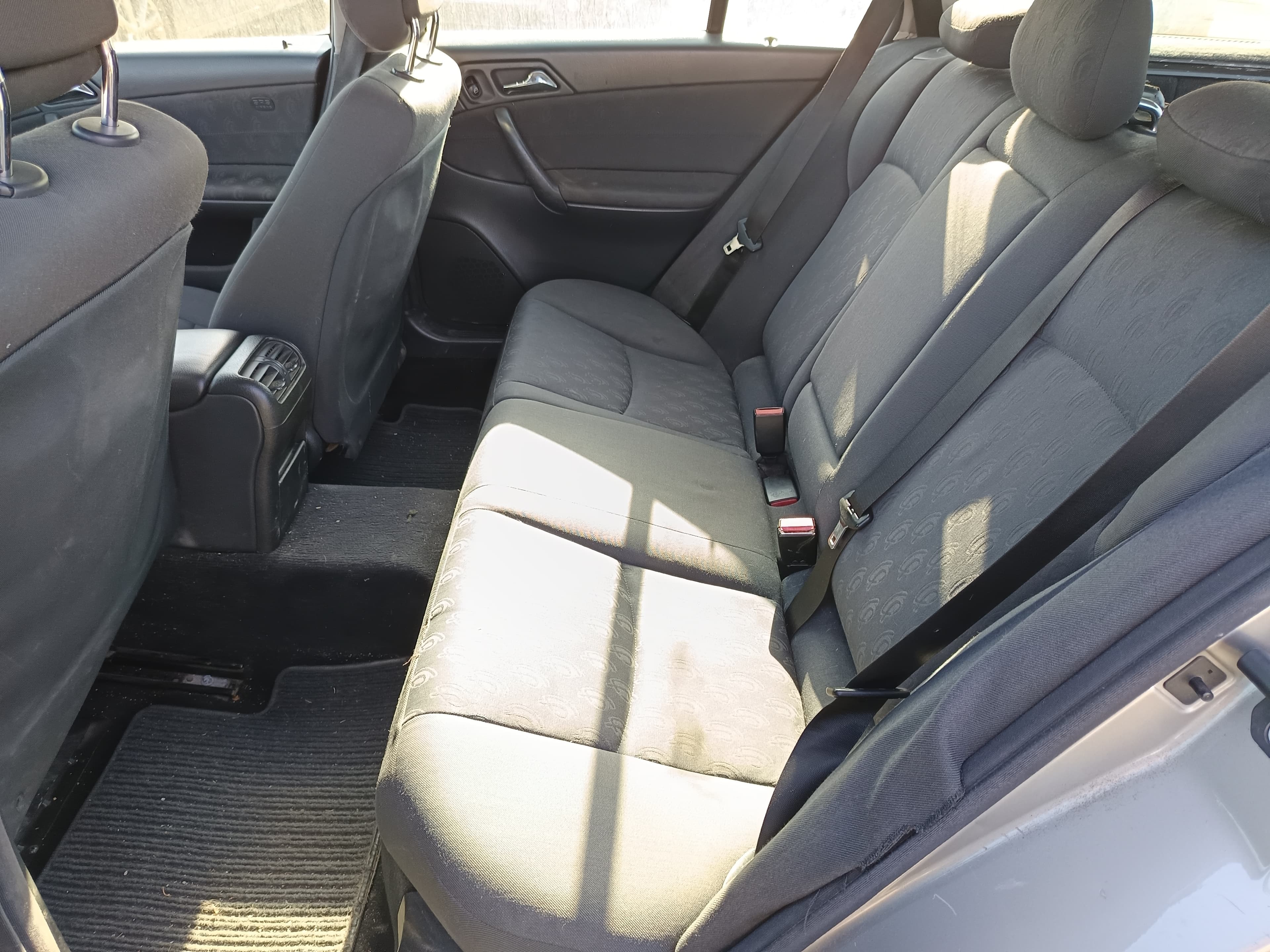 Mercedes-Benz C220 CDI · Year 2003 — image 33