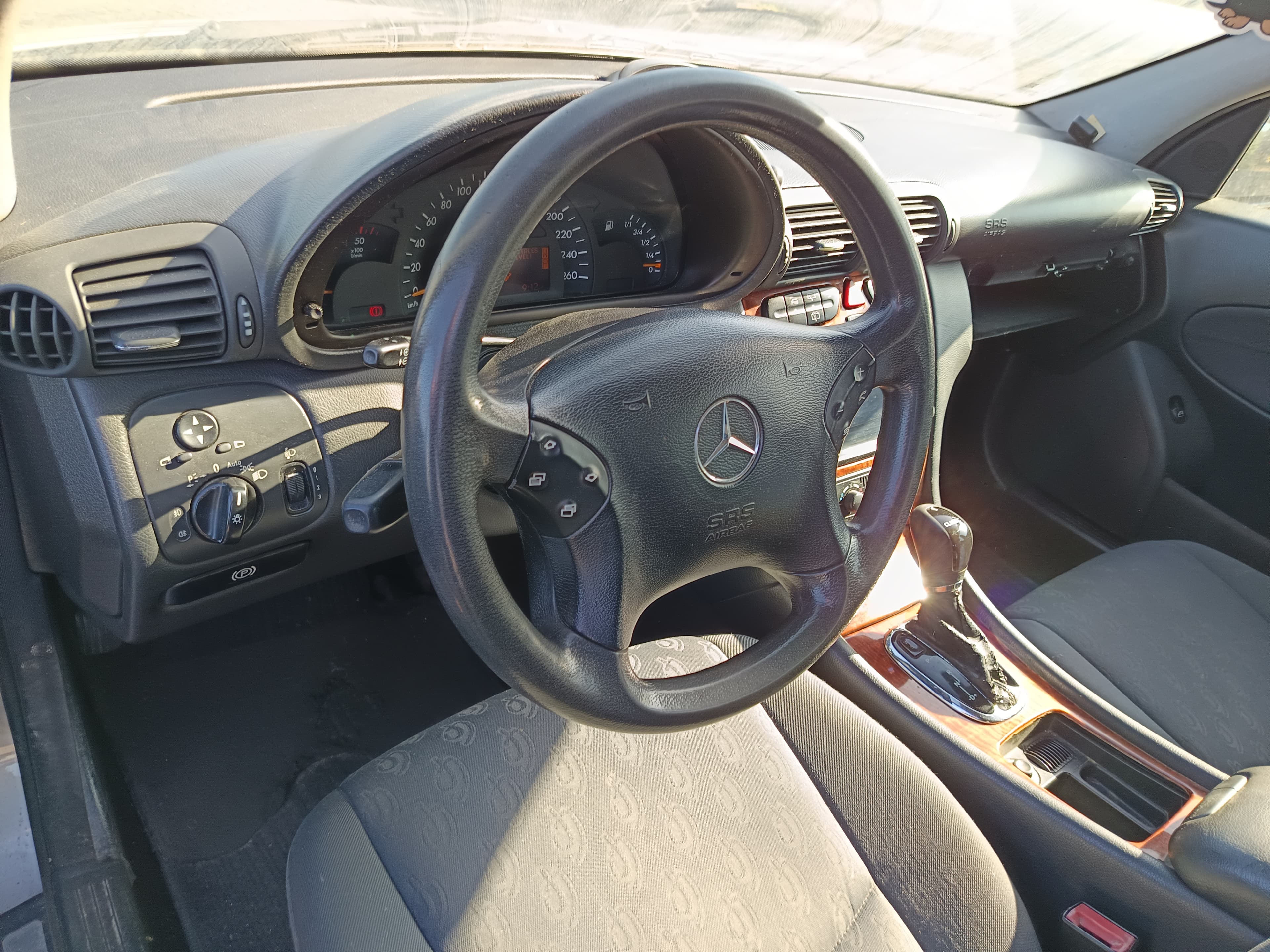 Mercedes-Benz C220 CDI · Year 2003 — image 39