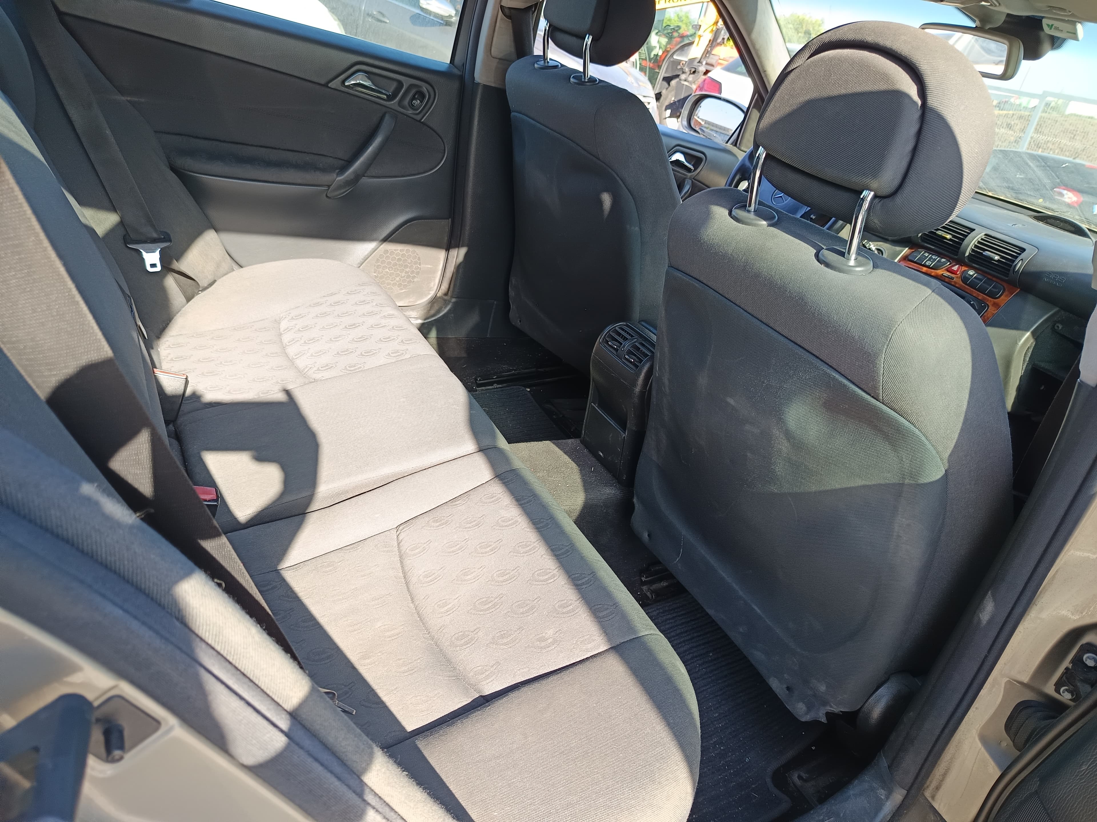 Mercedes-Benz C220 CDI · Year 2003 — image 26