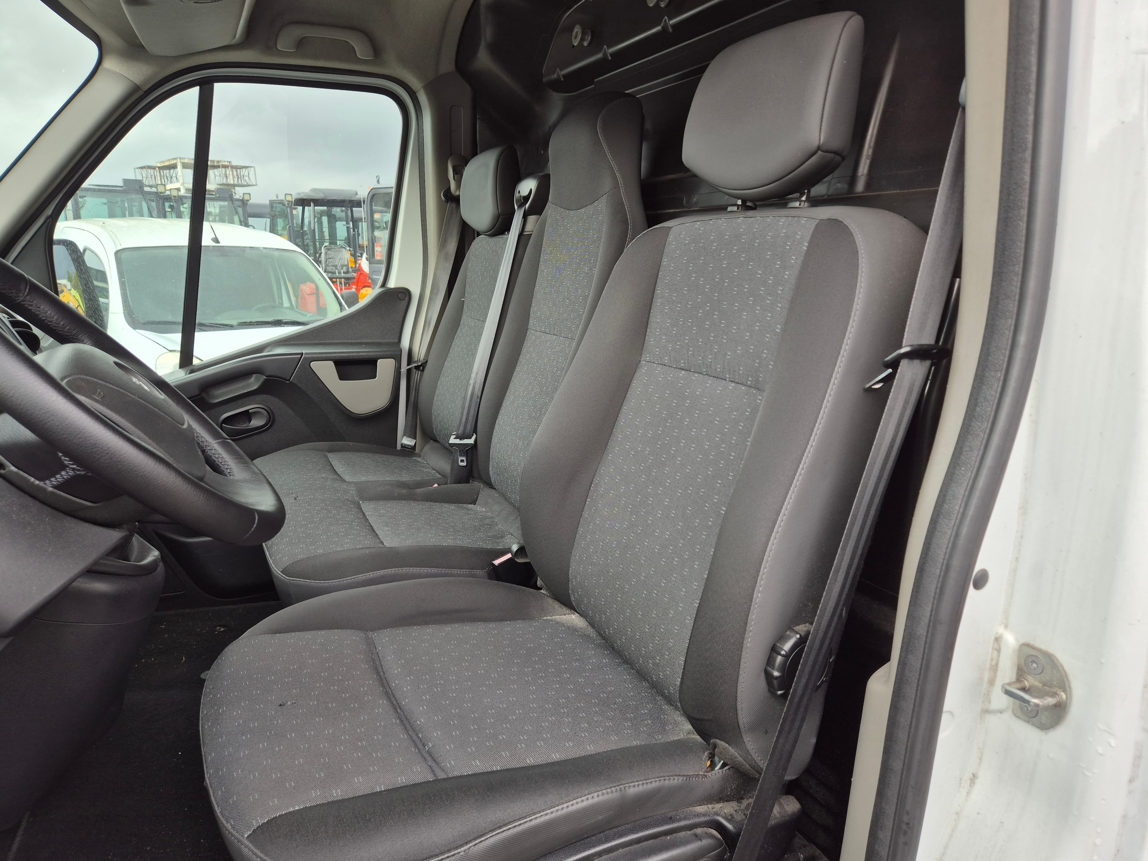 Opel Movano · Ano 2017 — image 24