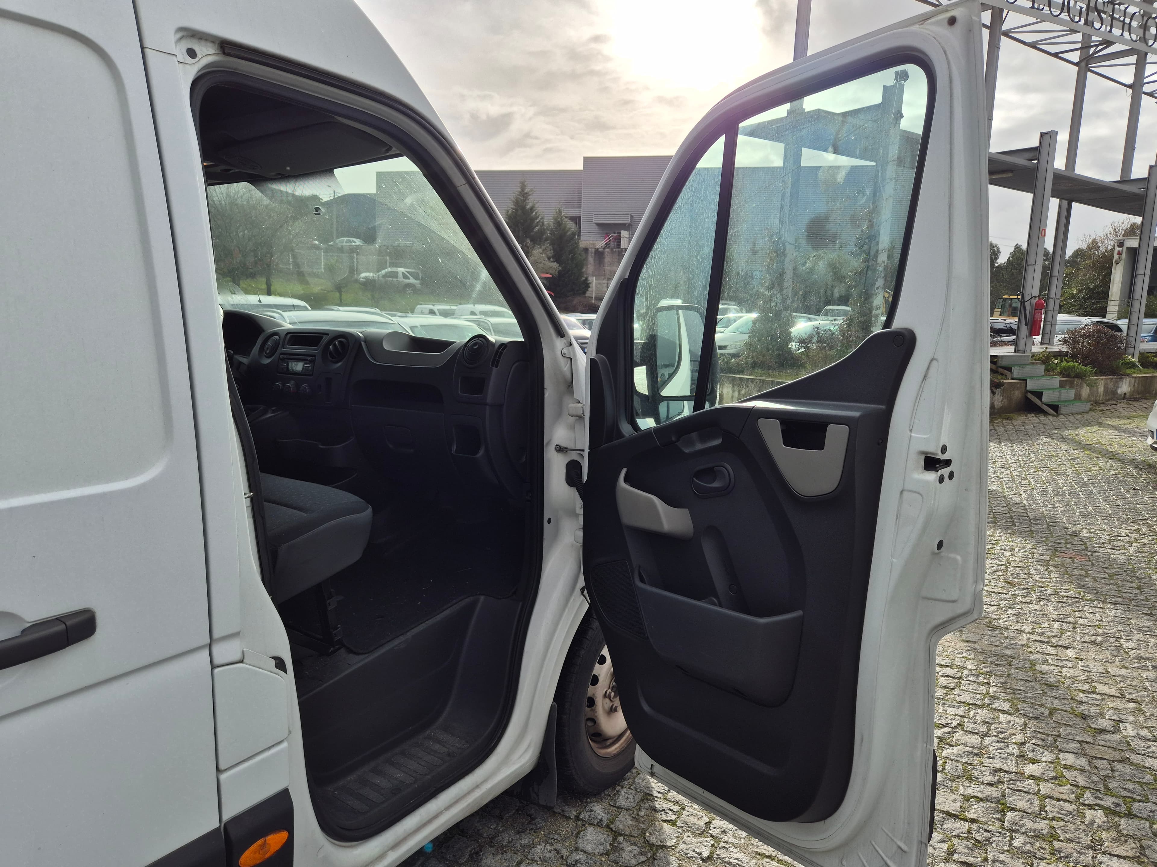 Opel Movano · Ano 2017 — image 17