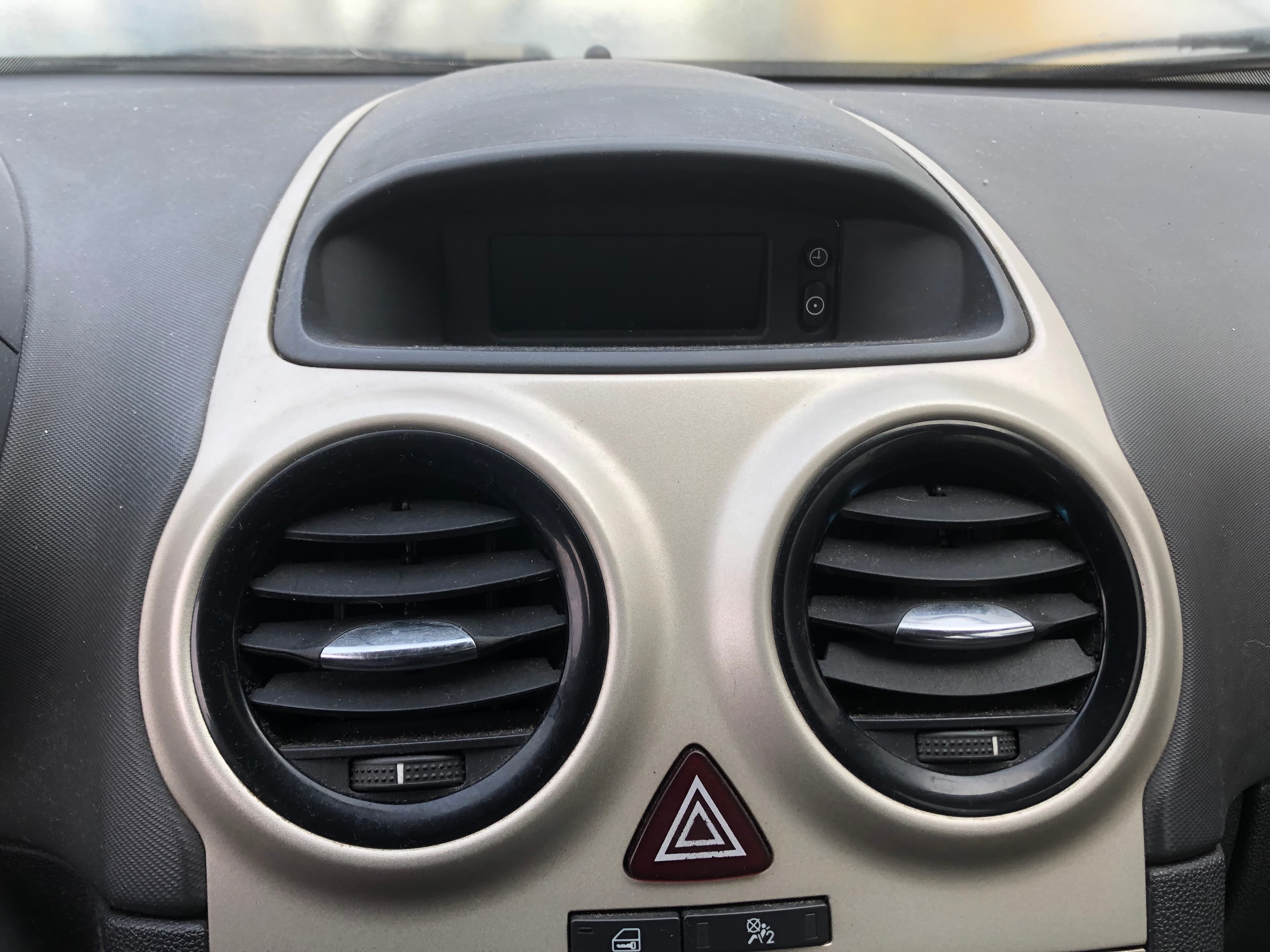 Opel Corsa · Ano 2007 — image 37