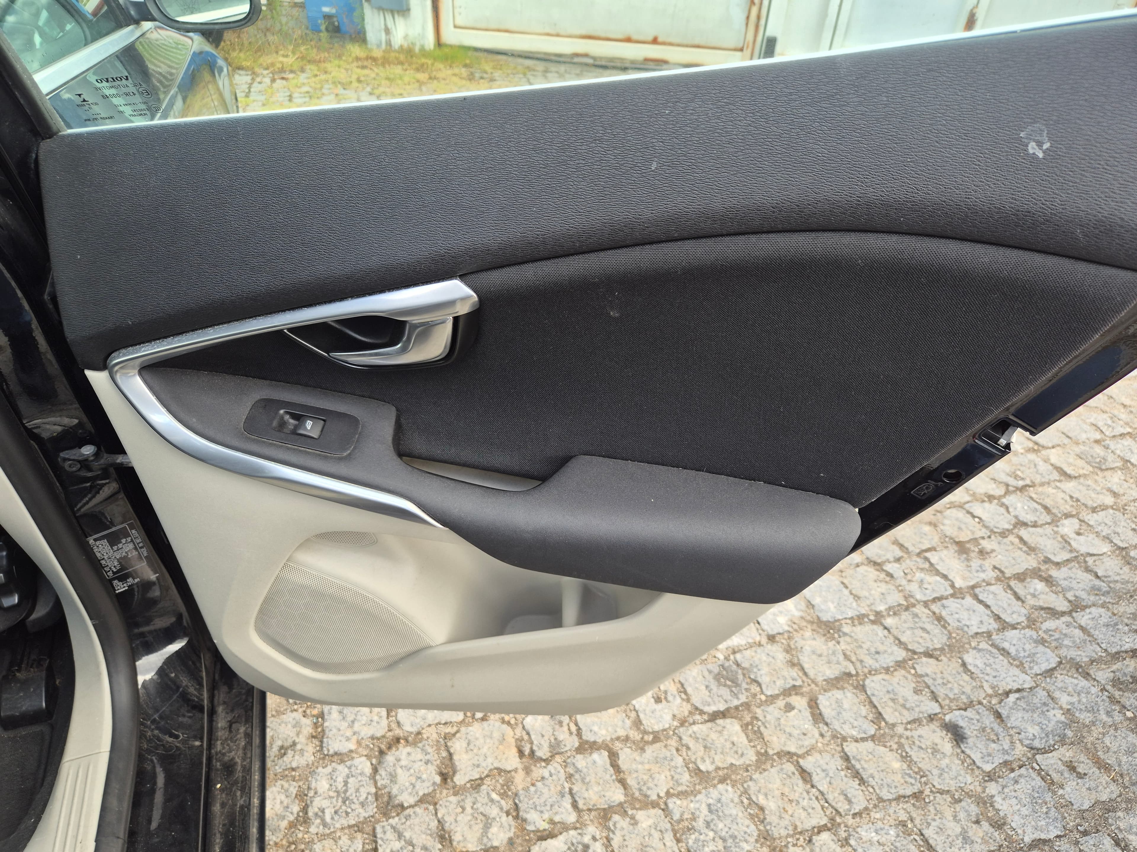 Volvo V40 · Ano 2016 — image 16