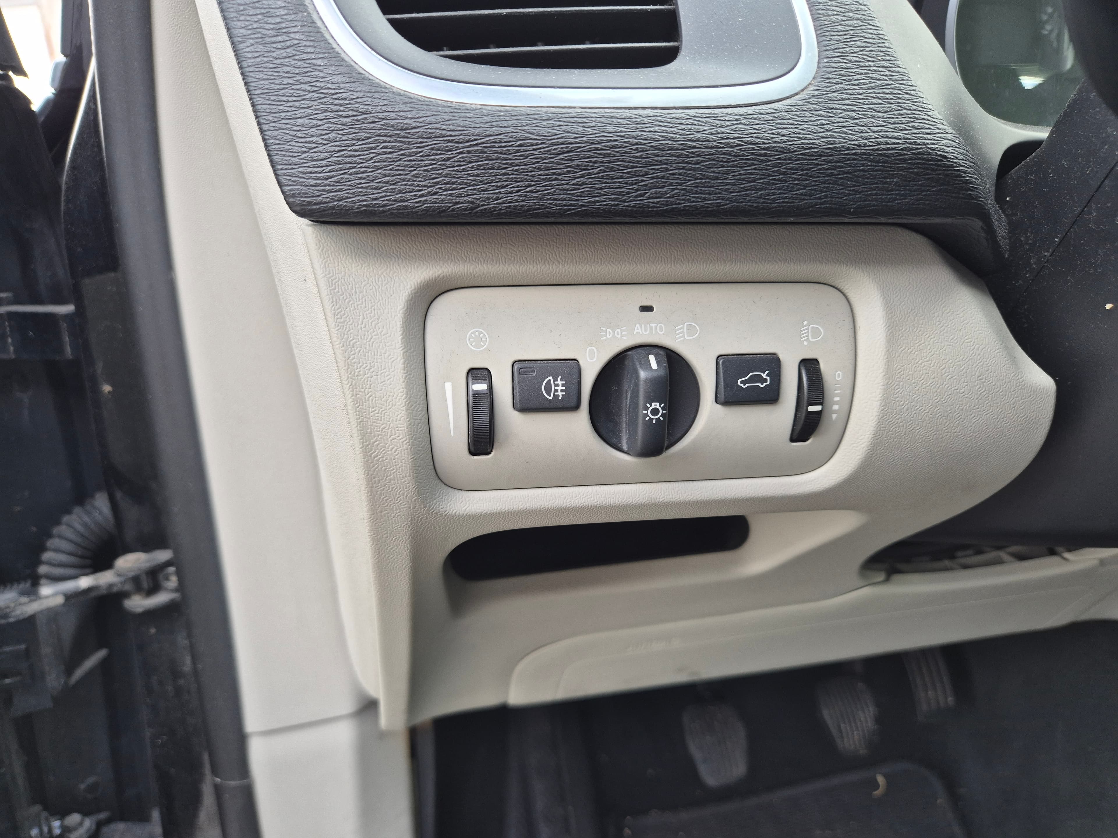 Volvo V40 · Ano 2016 — image 29