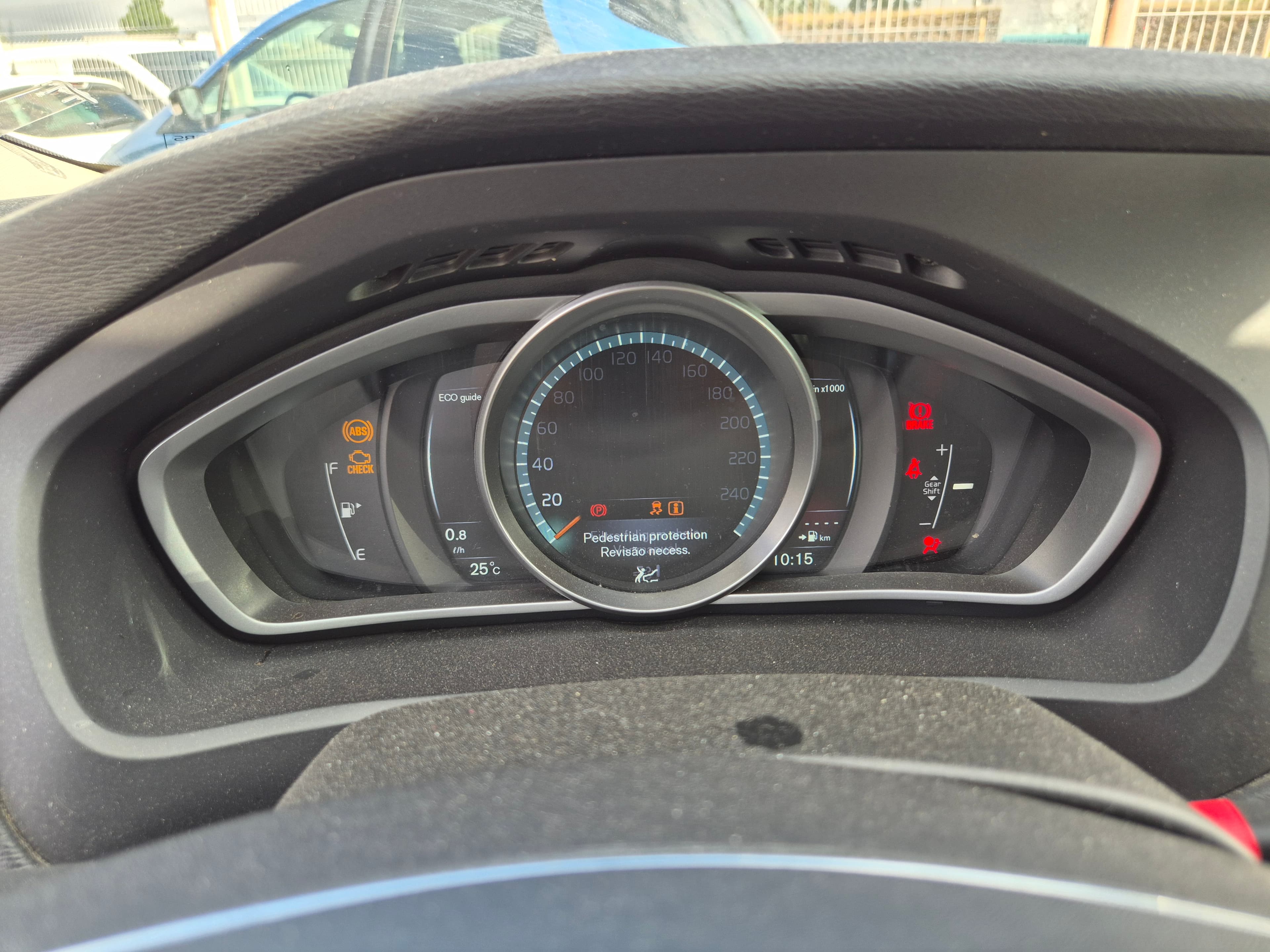 Volvo V40 · Ano 2016 — image 33