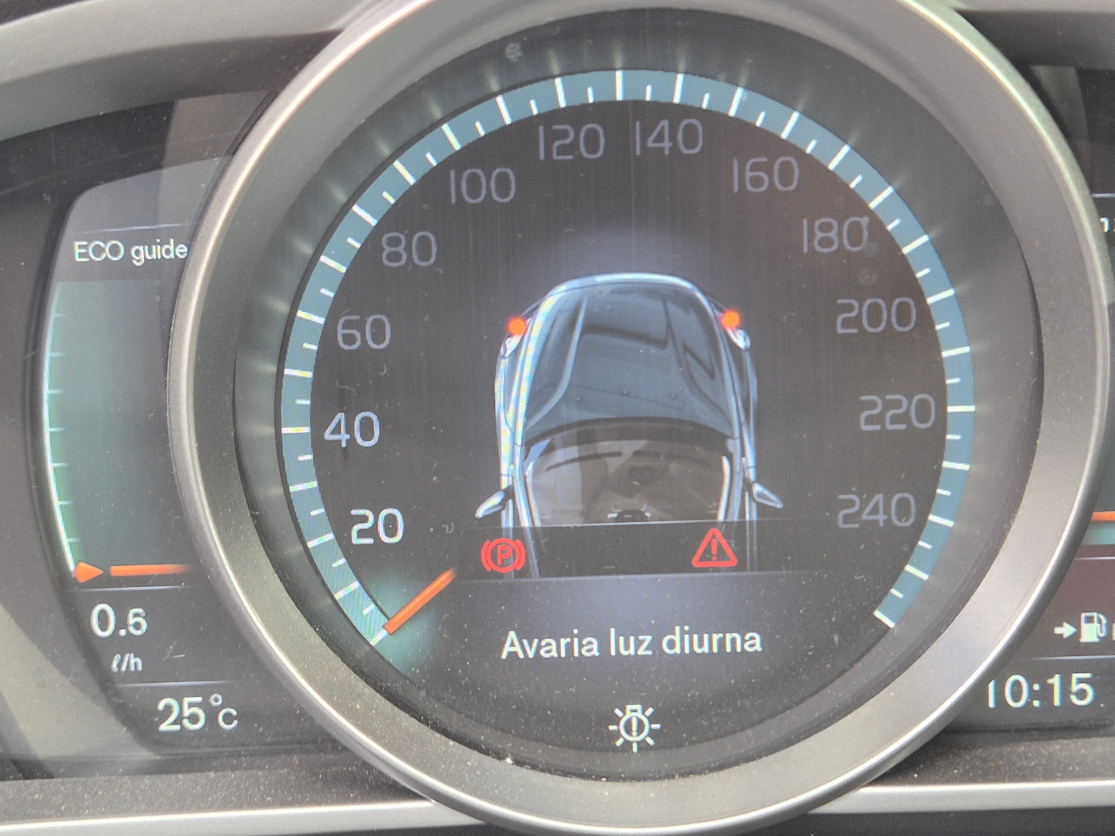 Volvo V40 · Ano 2016 — image 38