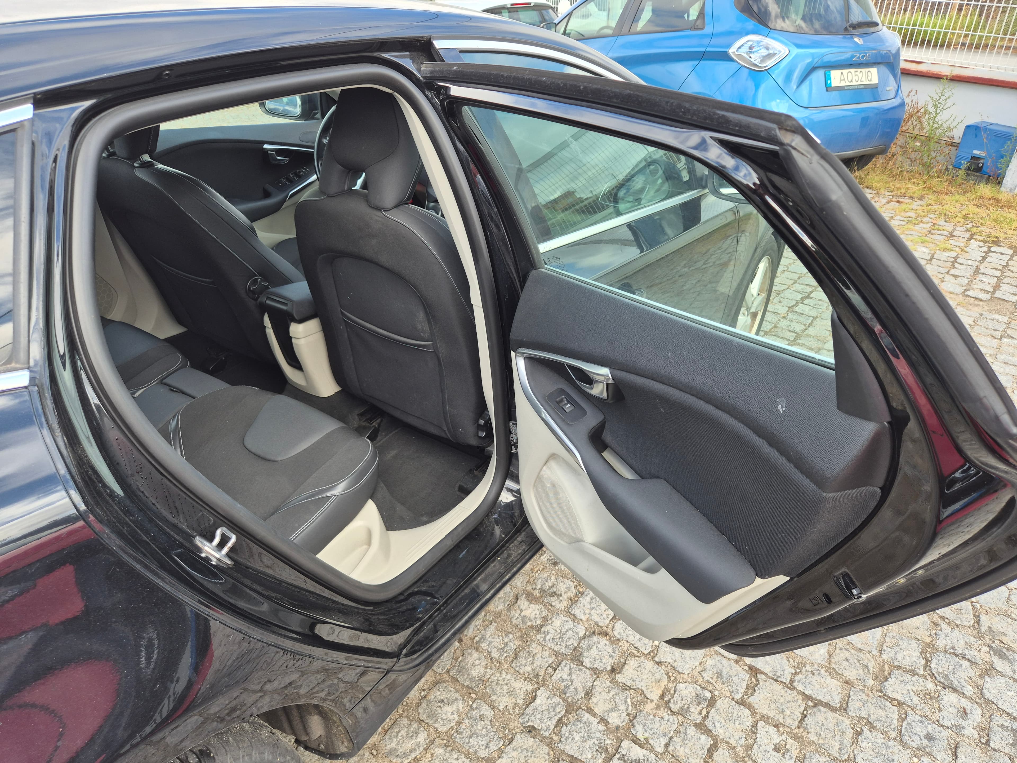 Volvo V40 · Ano 2016 — image 15