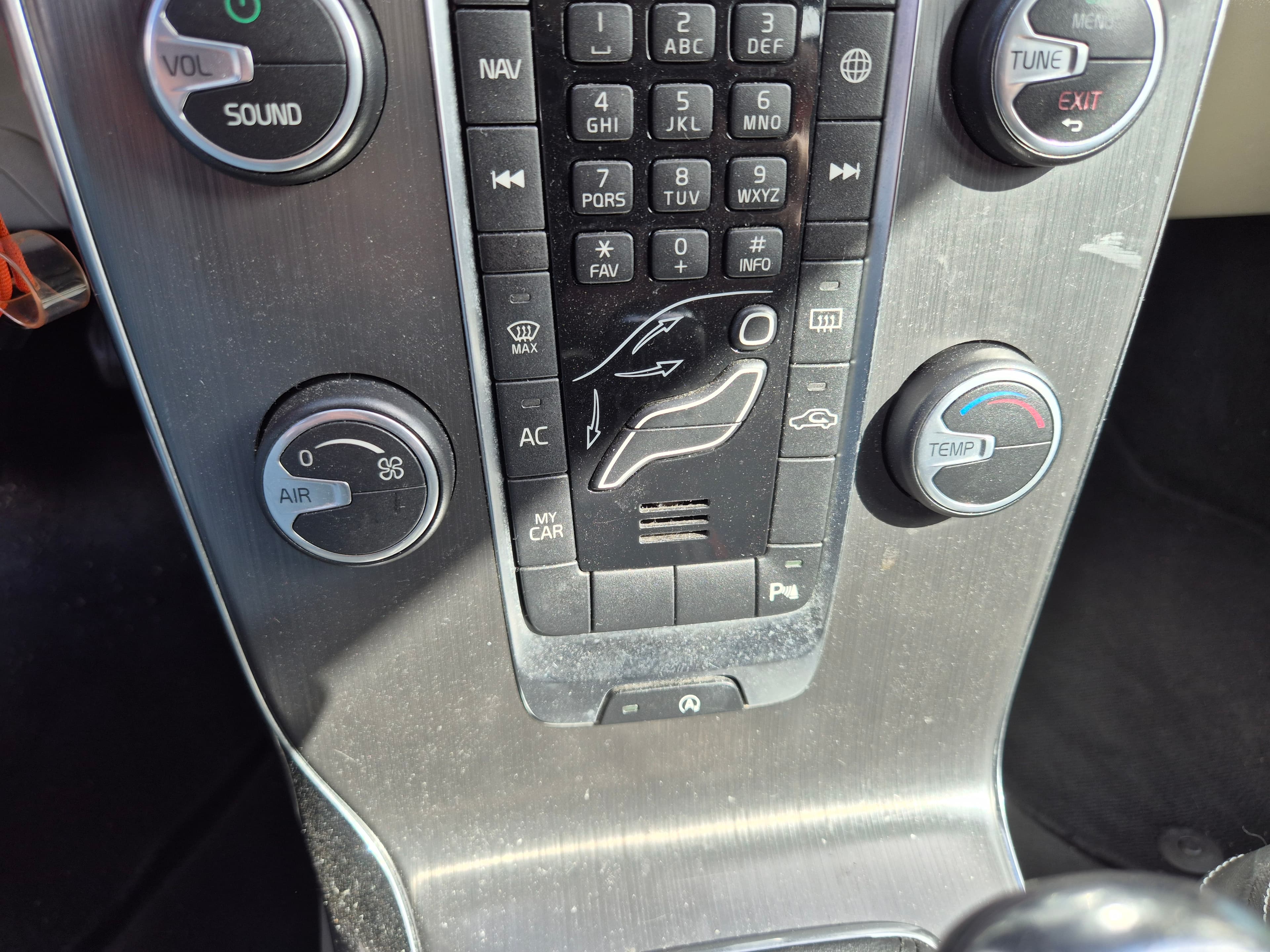 Volvo V40 · Ano 2016 — image 42