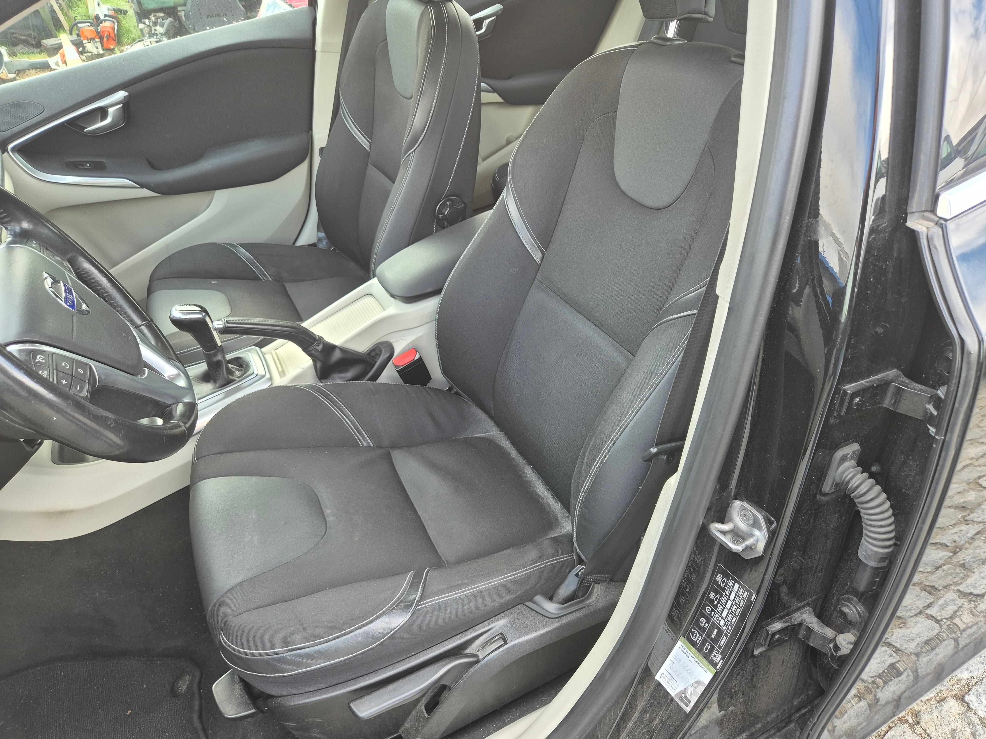 Volvo V40 · Ano 2016 — image 26