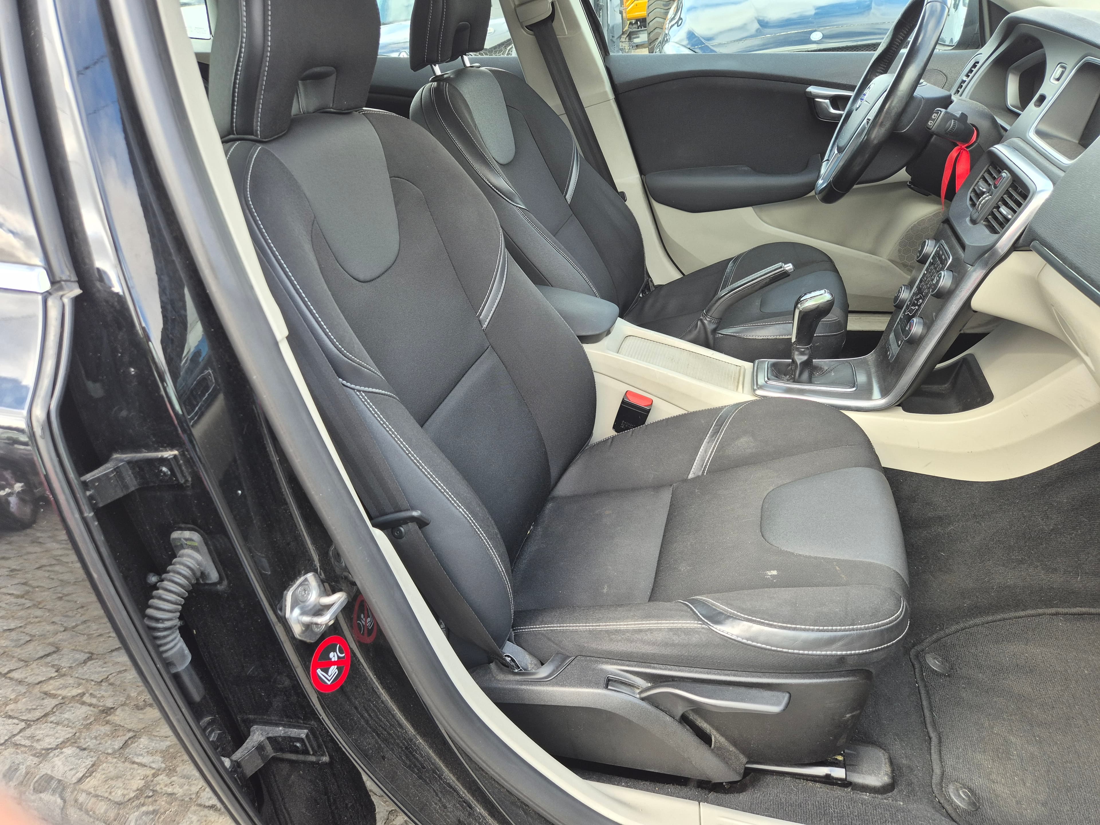 Volvo V40 · Ano 2016 — image 20