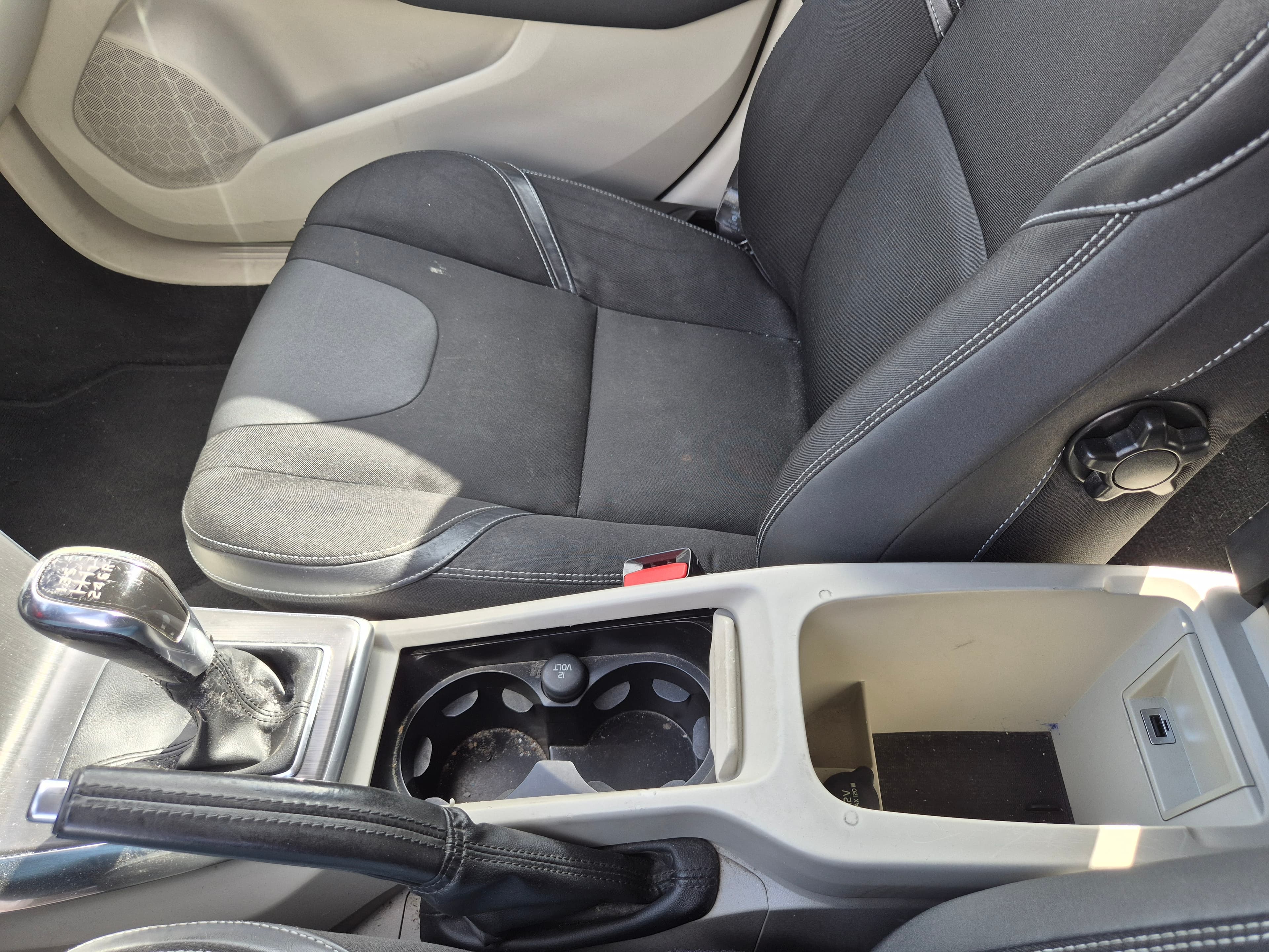 Volvo V40 · Ano 2016 — image 40