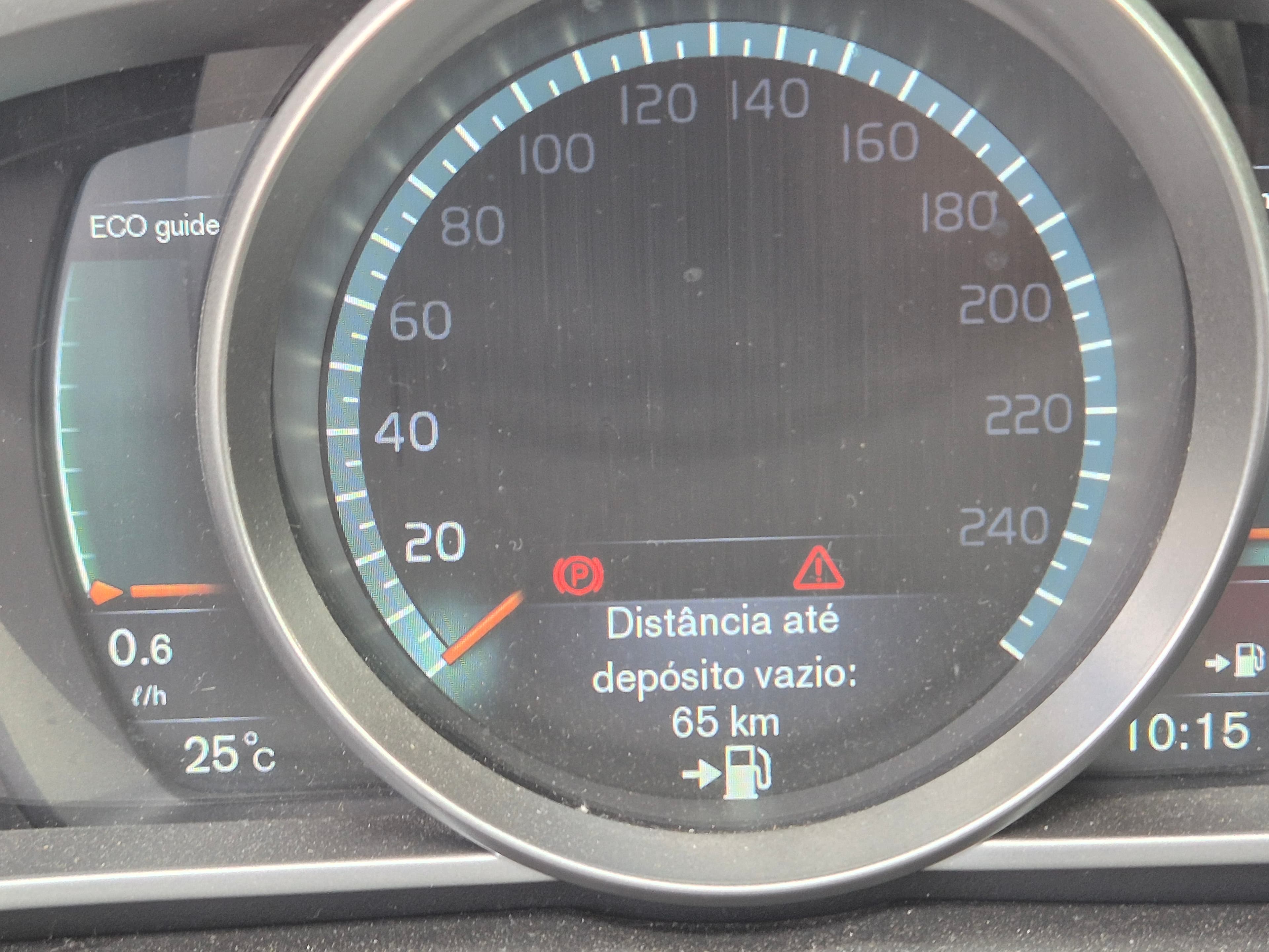 Volvo V40 · Ano 2016 — image 35