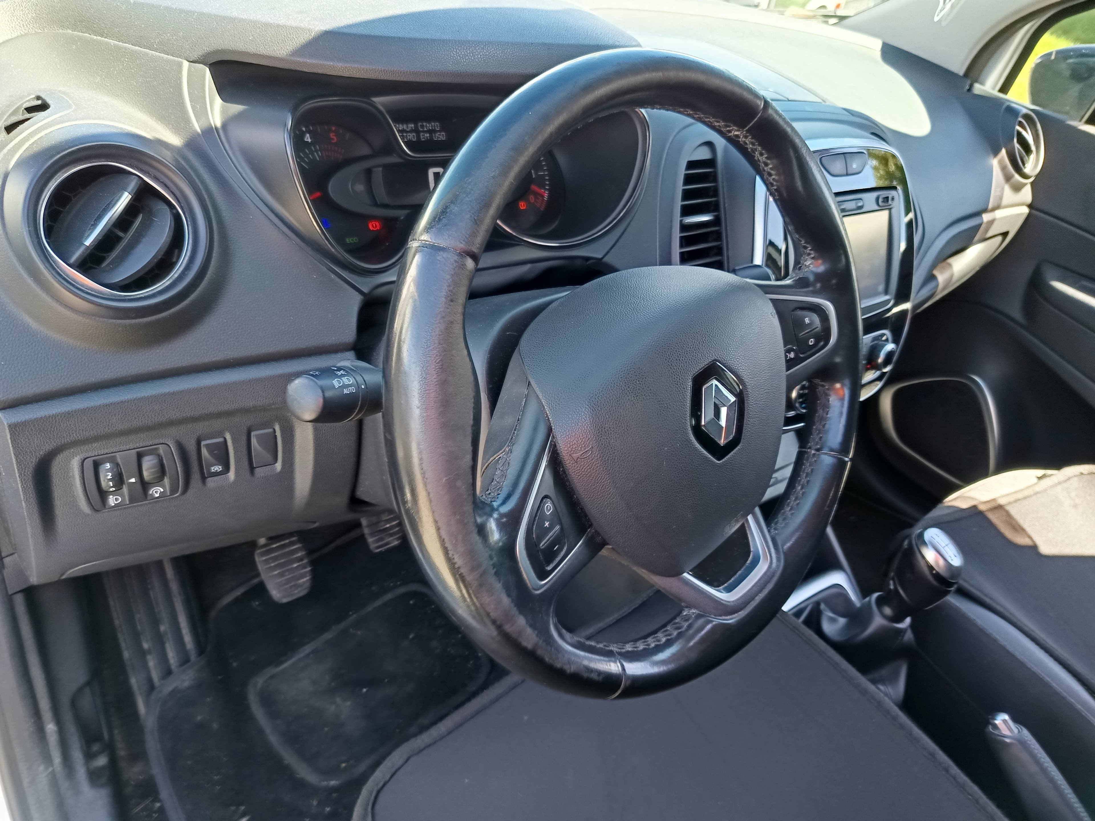 Renault Captur · Ano 2018 — image 21