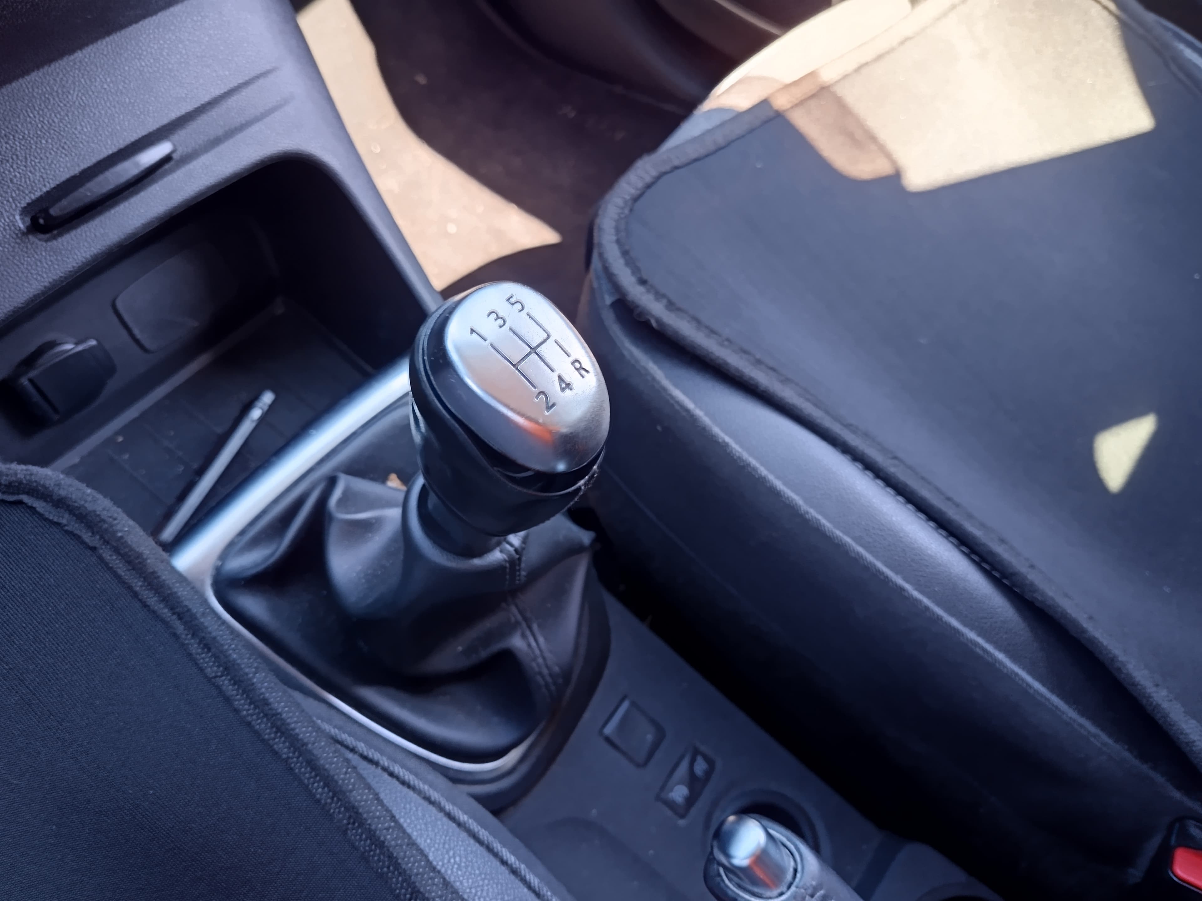 Renault Captur · Ano 2018 — image 25
