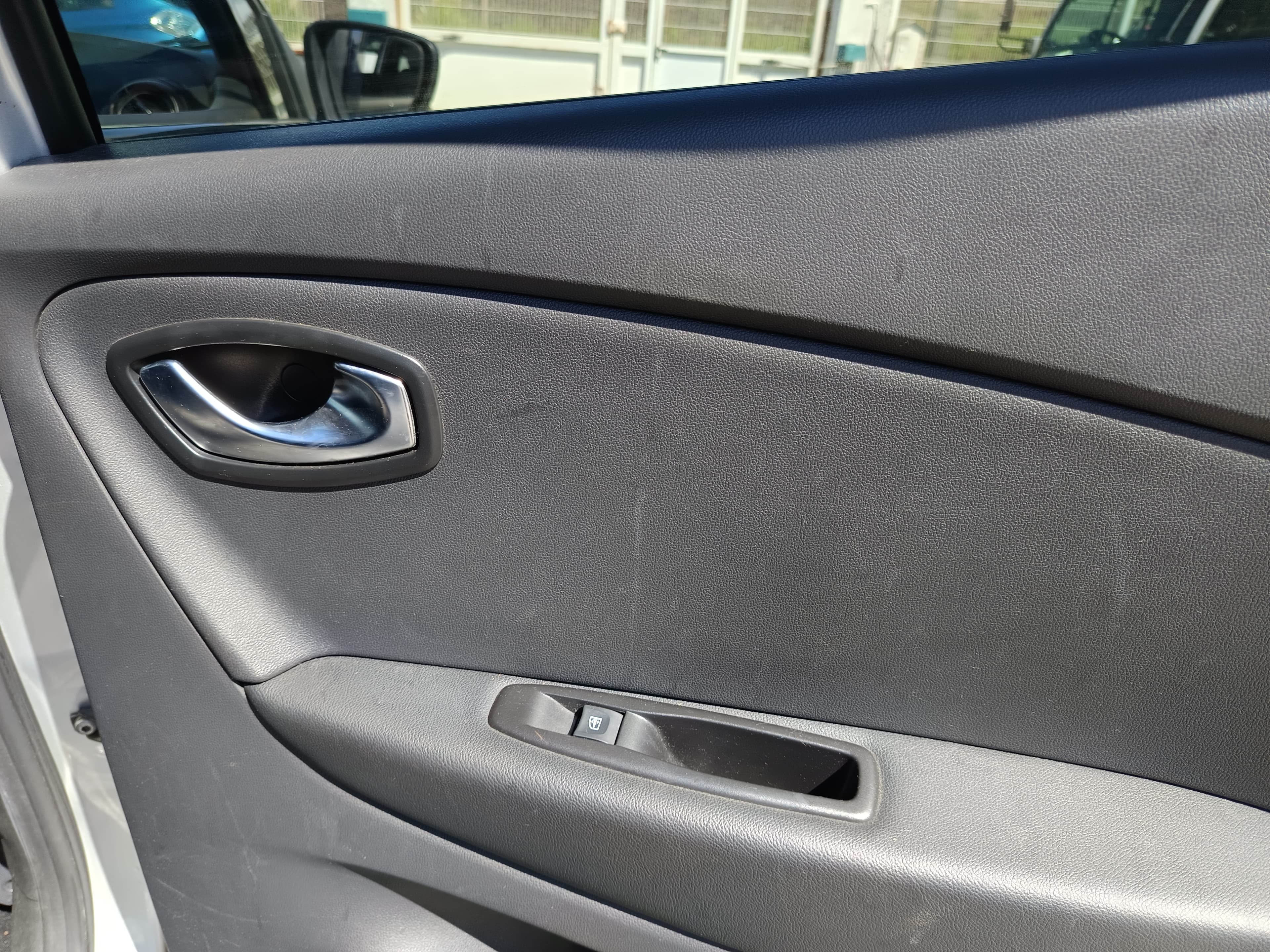 Renault Captur · Ano 2018 — image 43