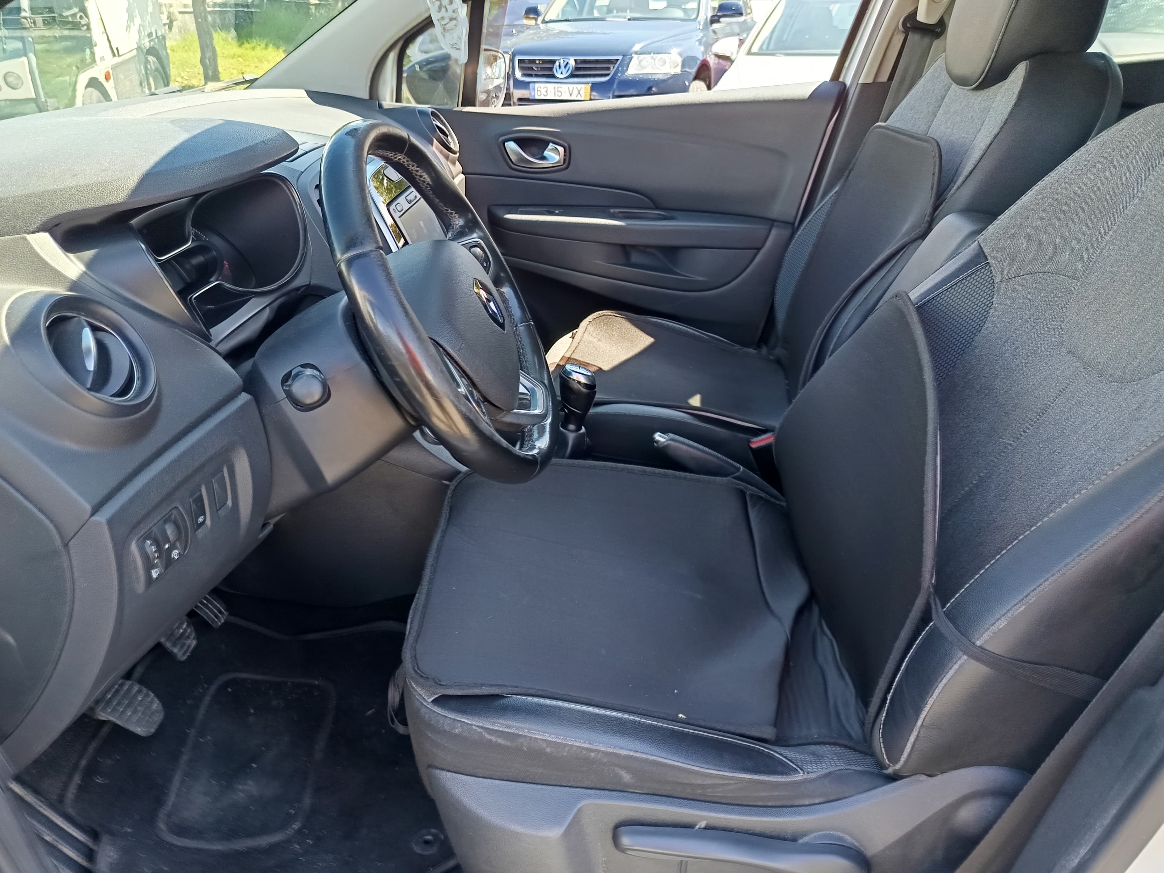 Renault Captur · Ano 2018 — image 41