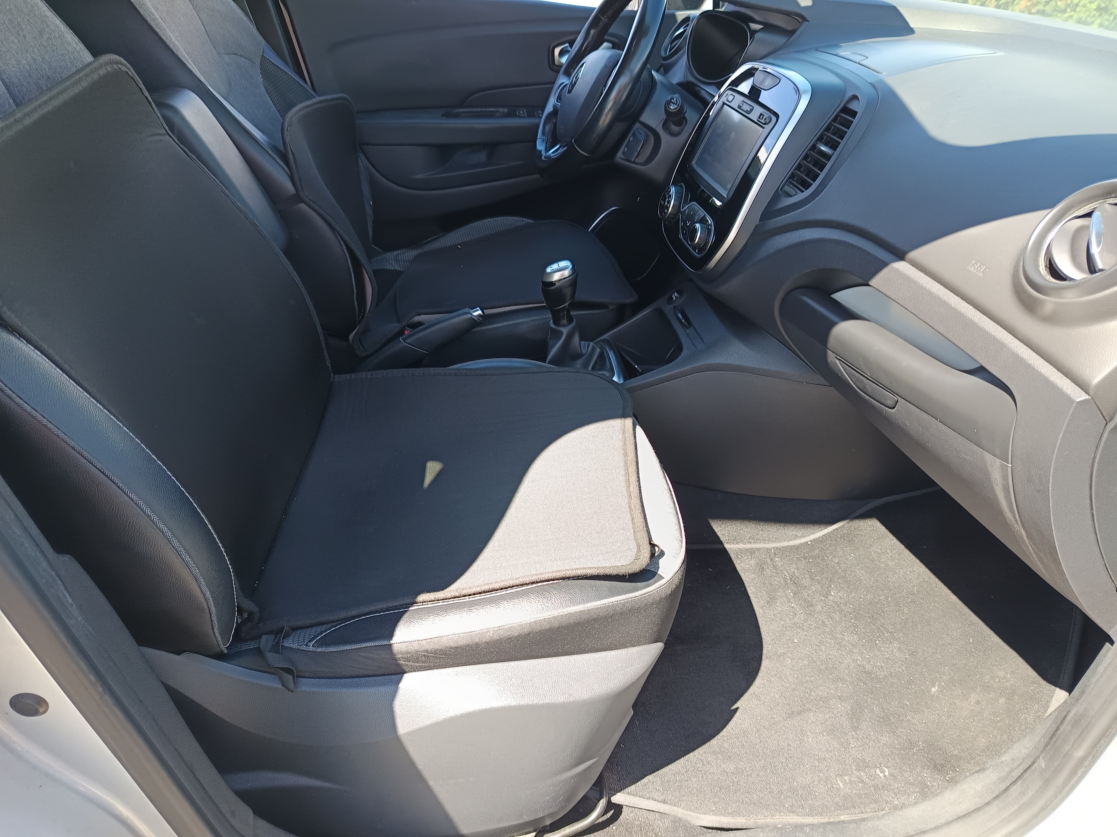 Renault Captur · Ano 2018 — image 35