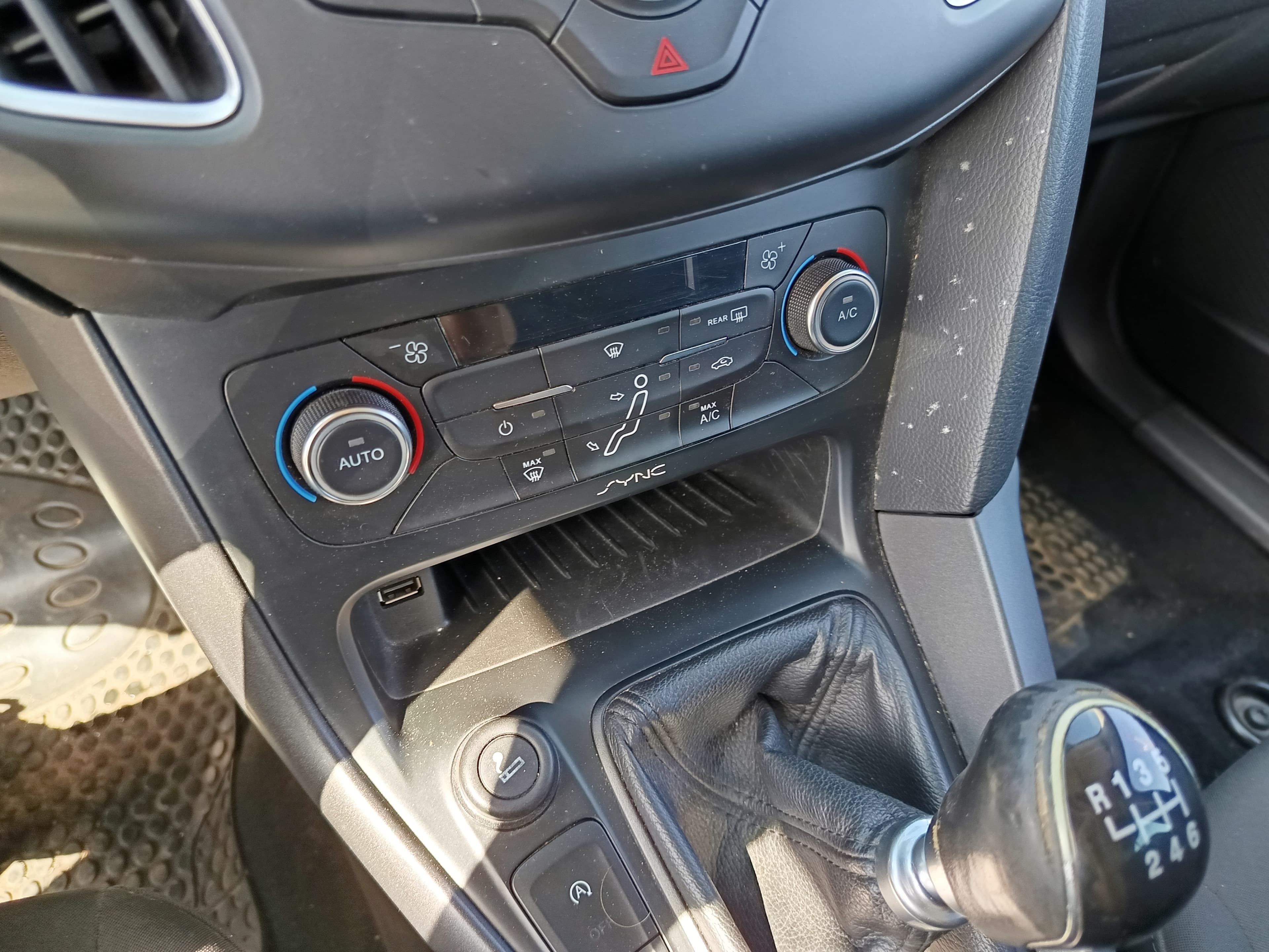 Ford Focus 1.5 TDCI · Año 2016 — imagen 36