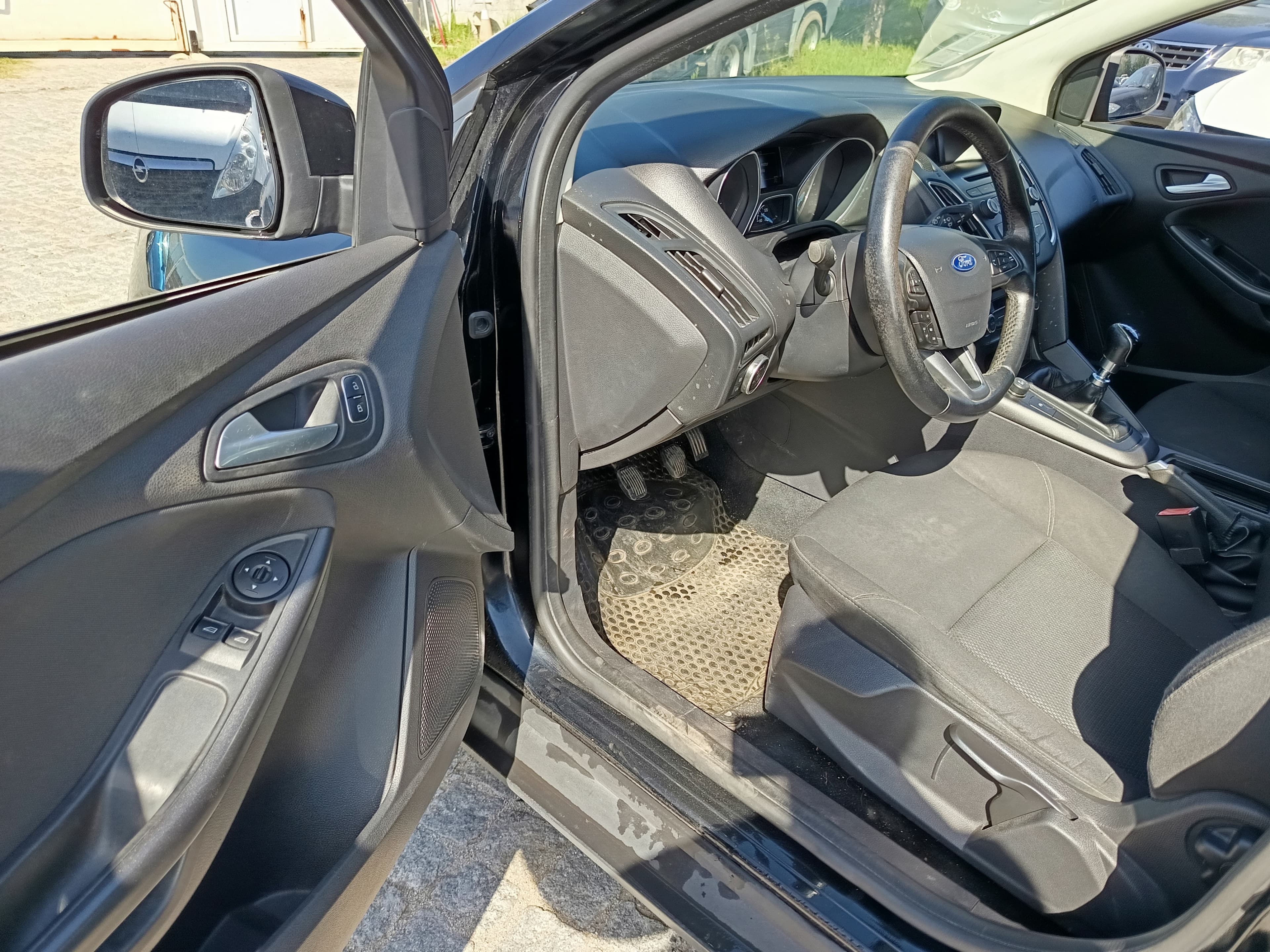 Ford Focus 1.5 TDCI · Año 2016 — imagen 29