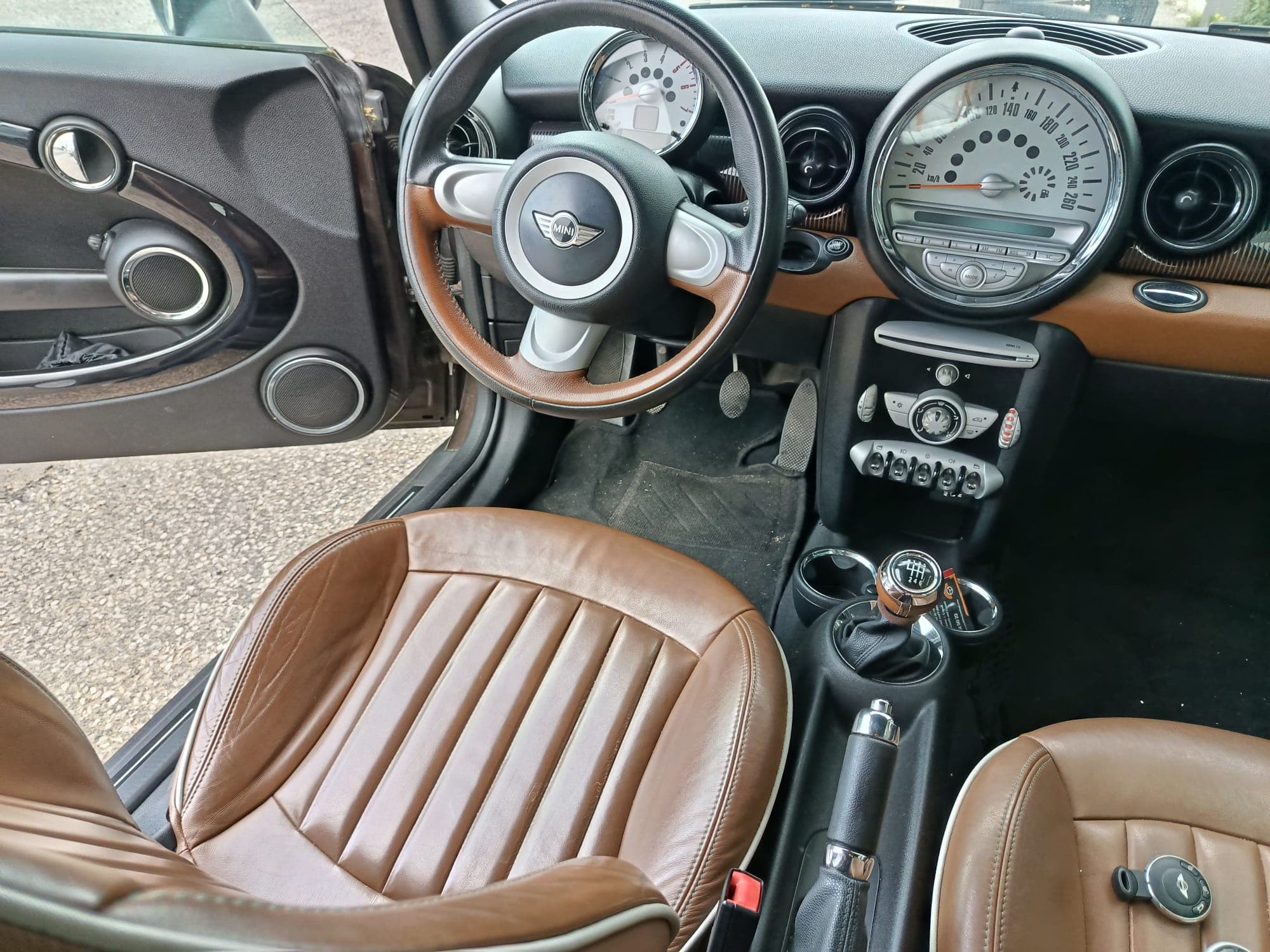 Mini Cooper D · Ano 2009 — image 13