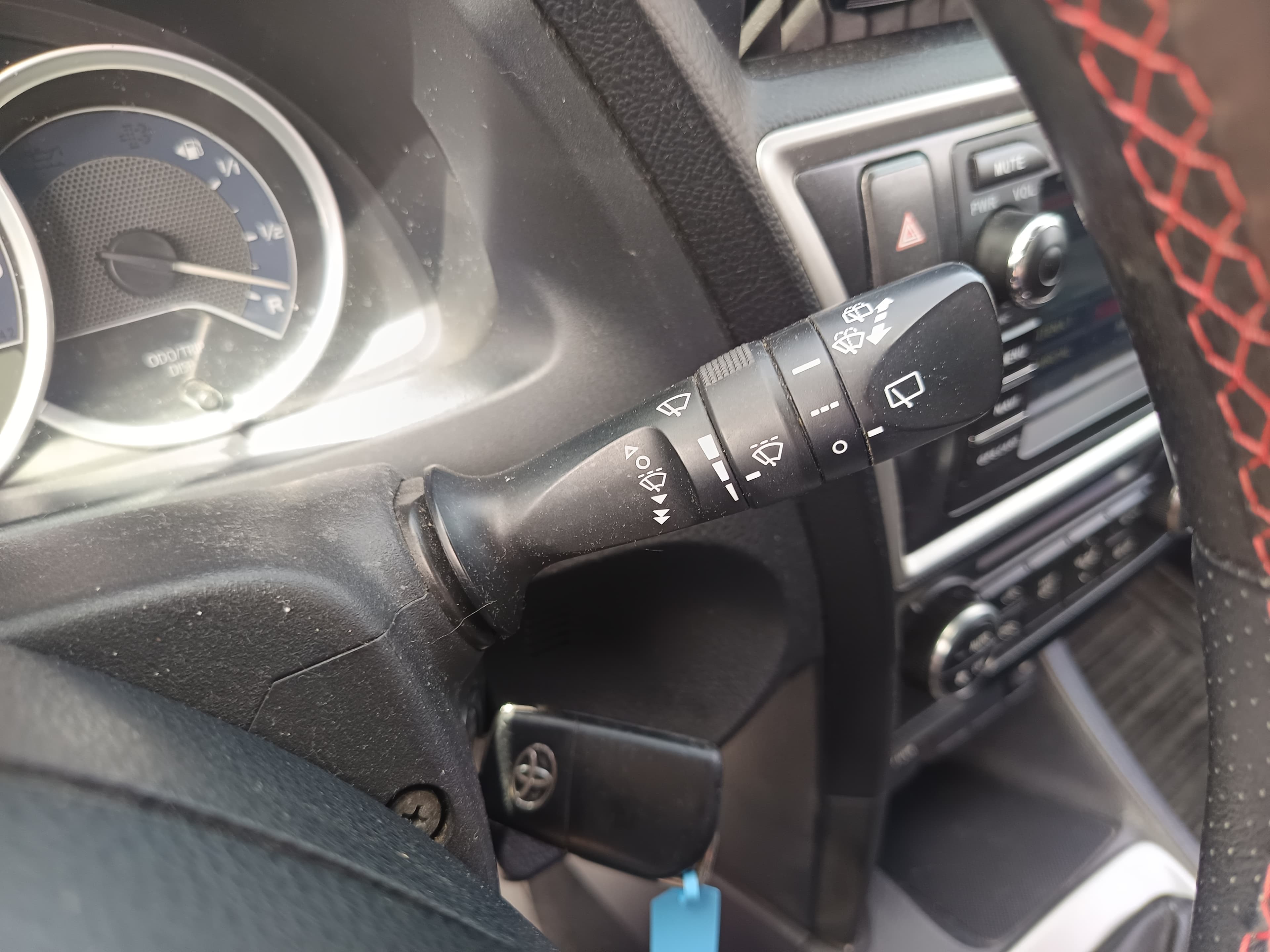 Toyota Auris · Ano 2013 — image 37