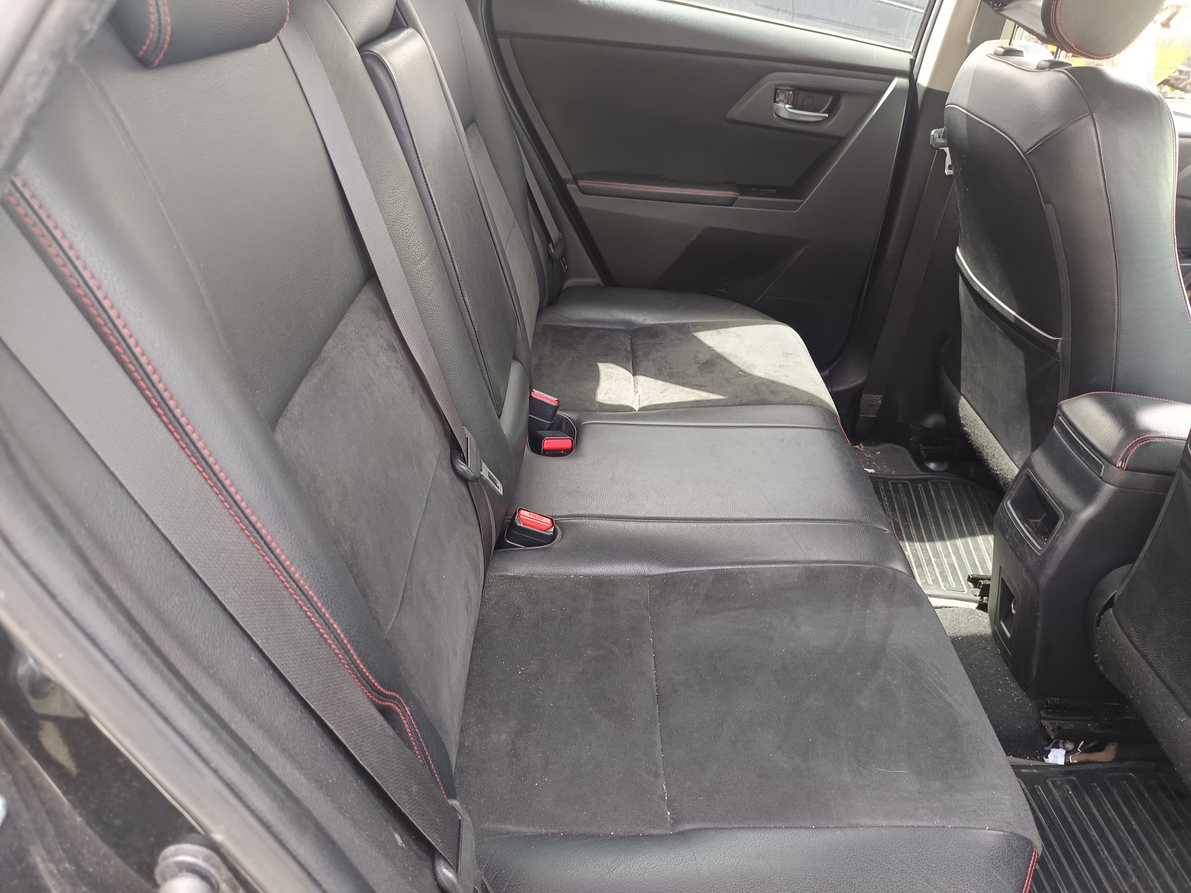Toyota Auris · Ano 2013 — image 23