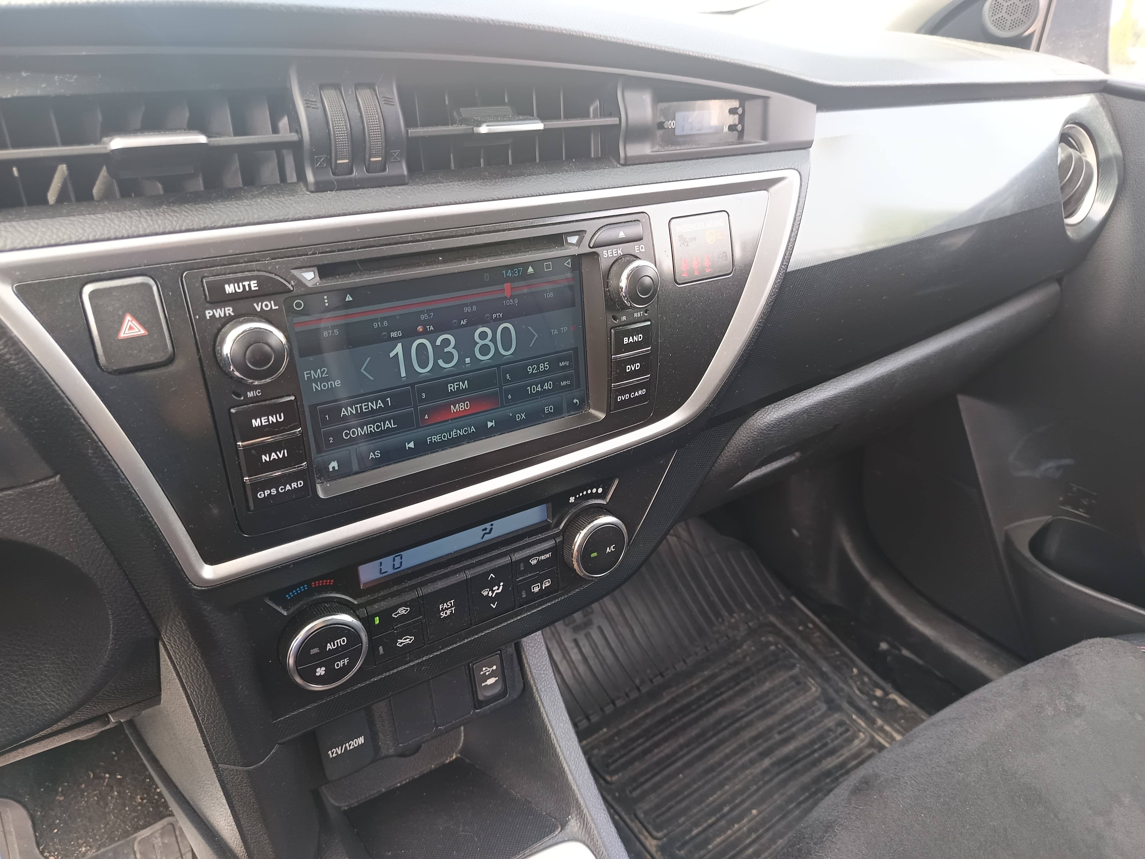 Toyota Auris · Ano 2013 — image 30