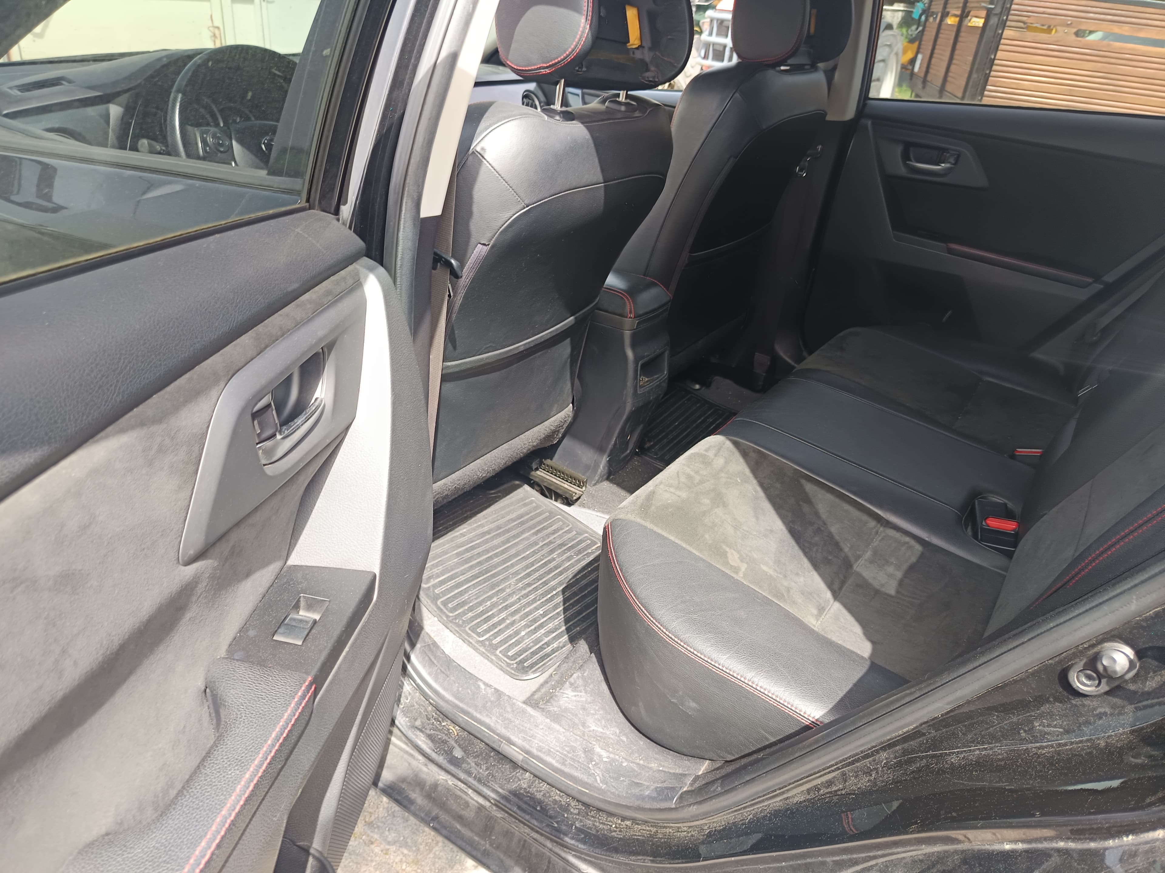 Toyota Auris · Ano 2013 — image 27