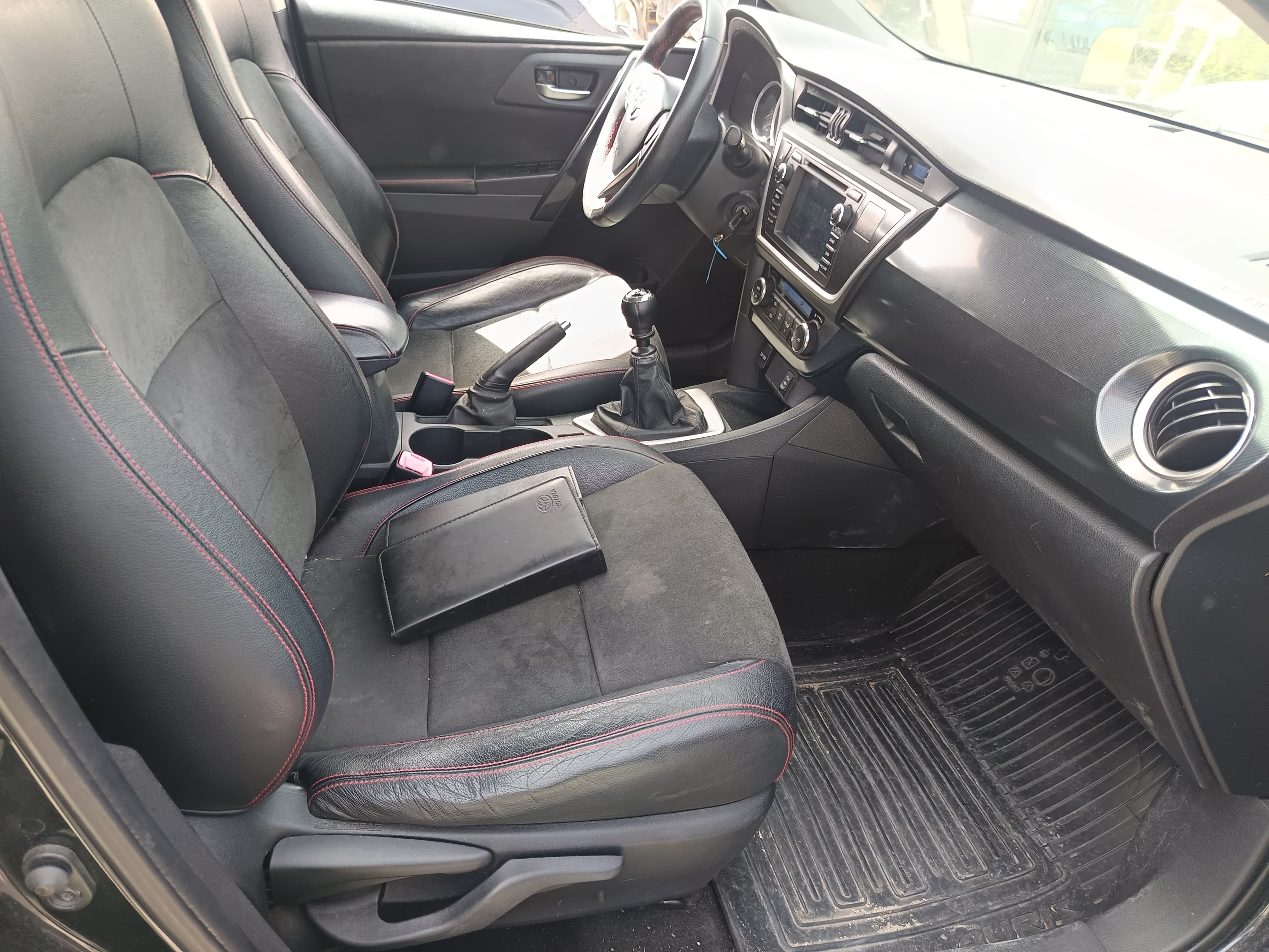 Toyota Auris · Ano 2013 — image 26
